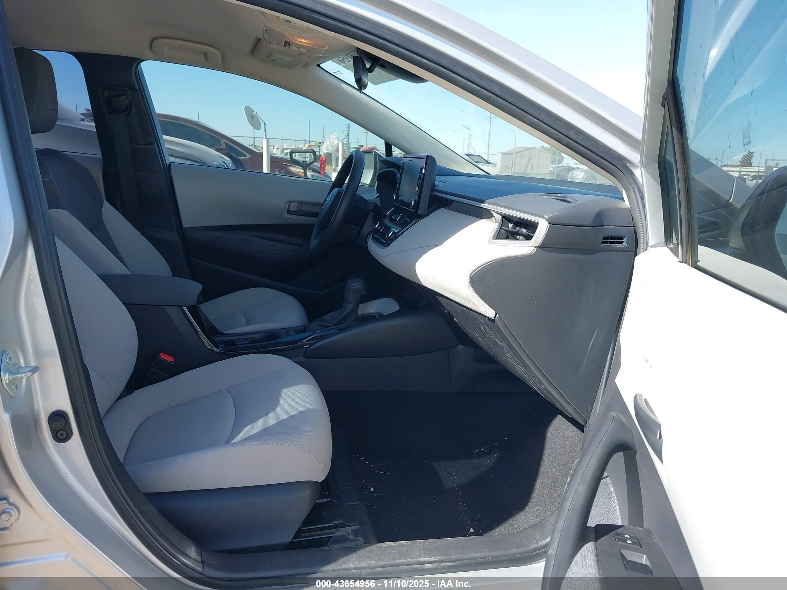 TOYOTA COROLLA image 5