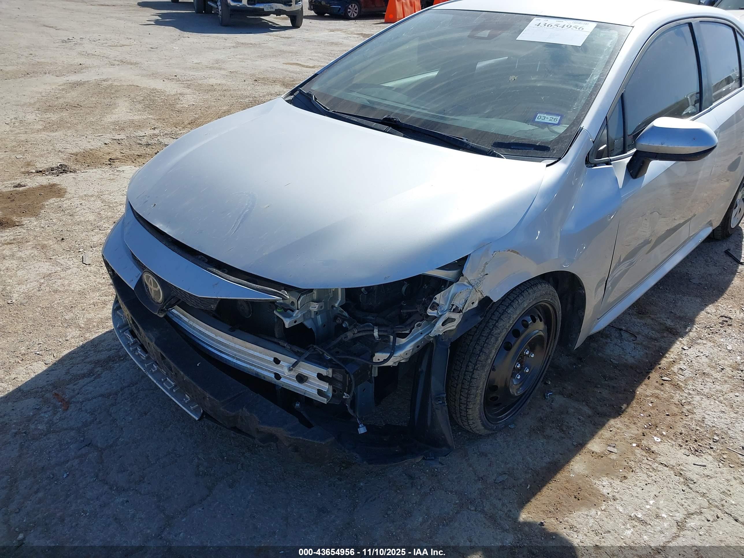TOYOTA COROLLA image 6