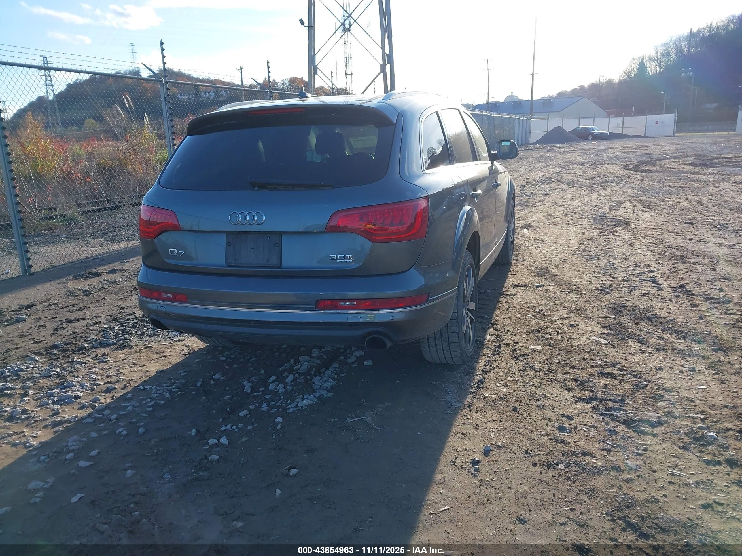 AUDI Q7 image 4