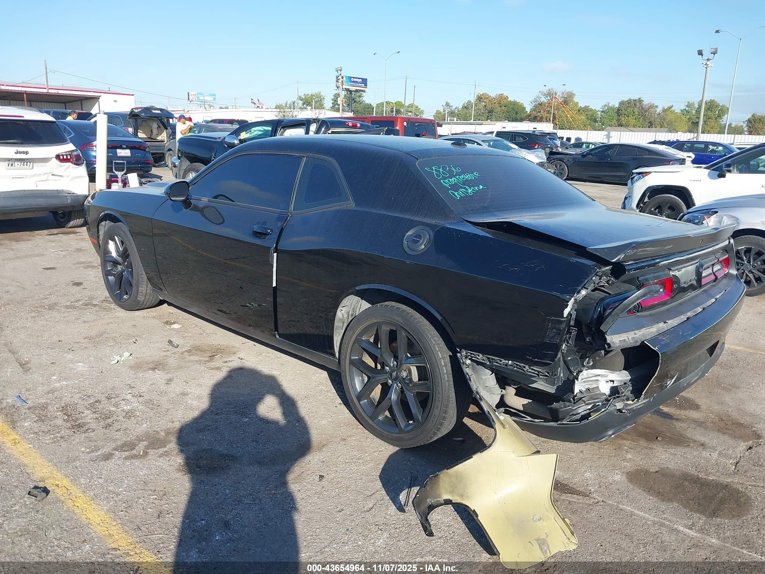 DODGE CHALLENGER image 3