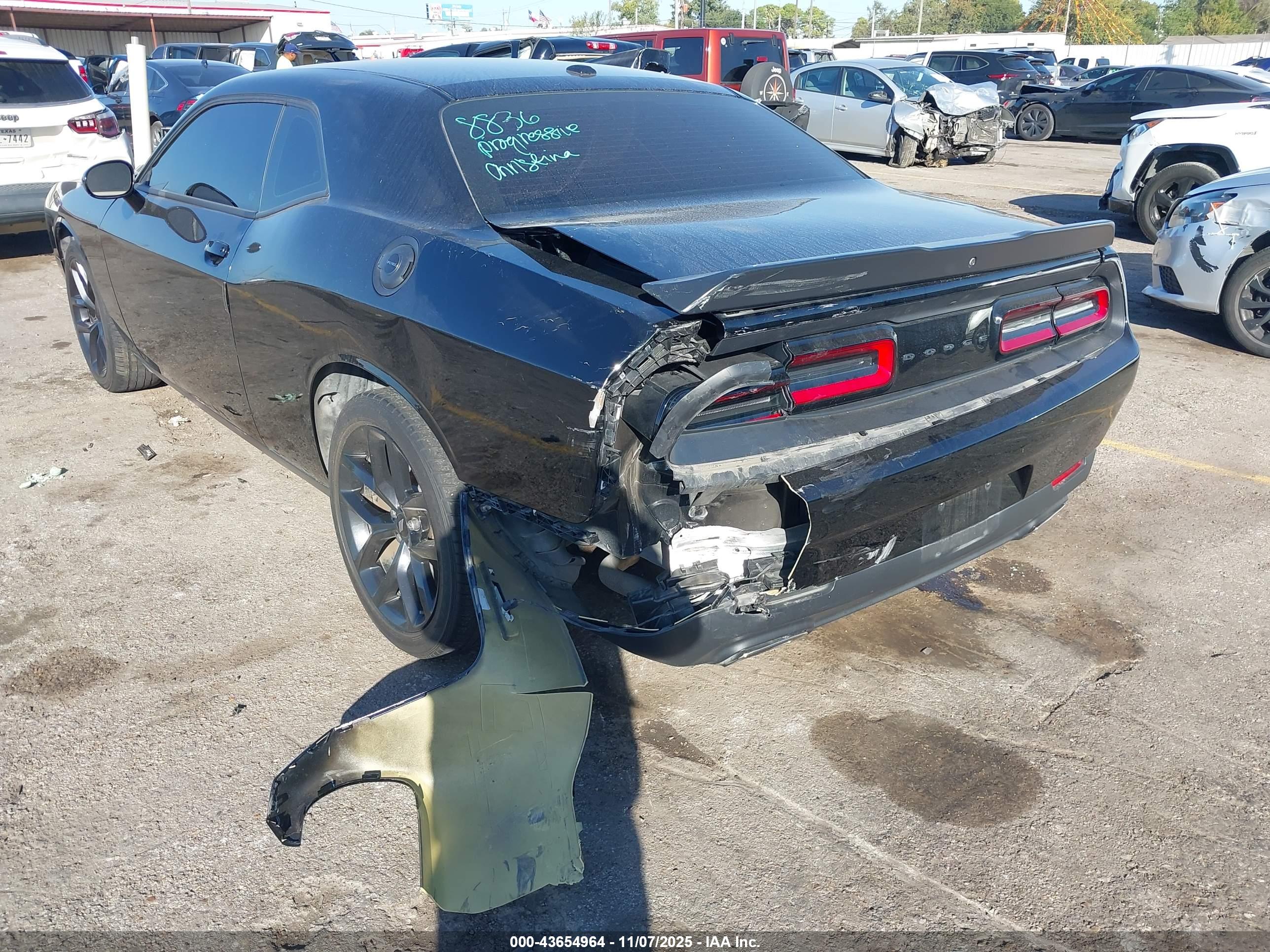 DODGE CHALLENGER image 6