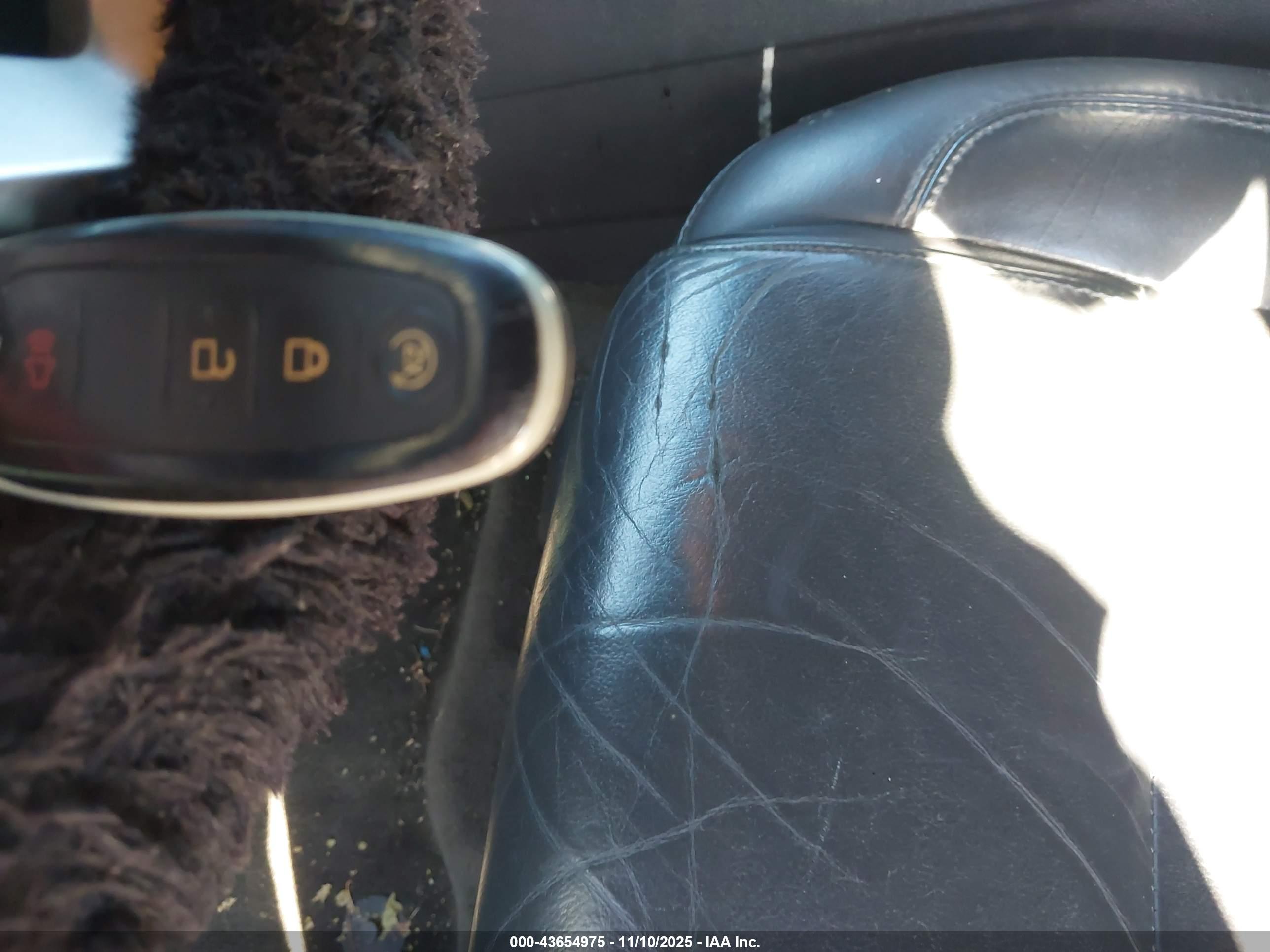 FORD EXPLORER image 11