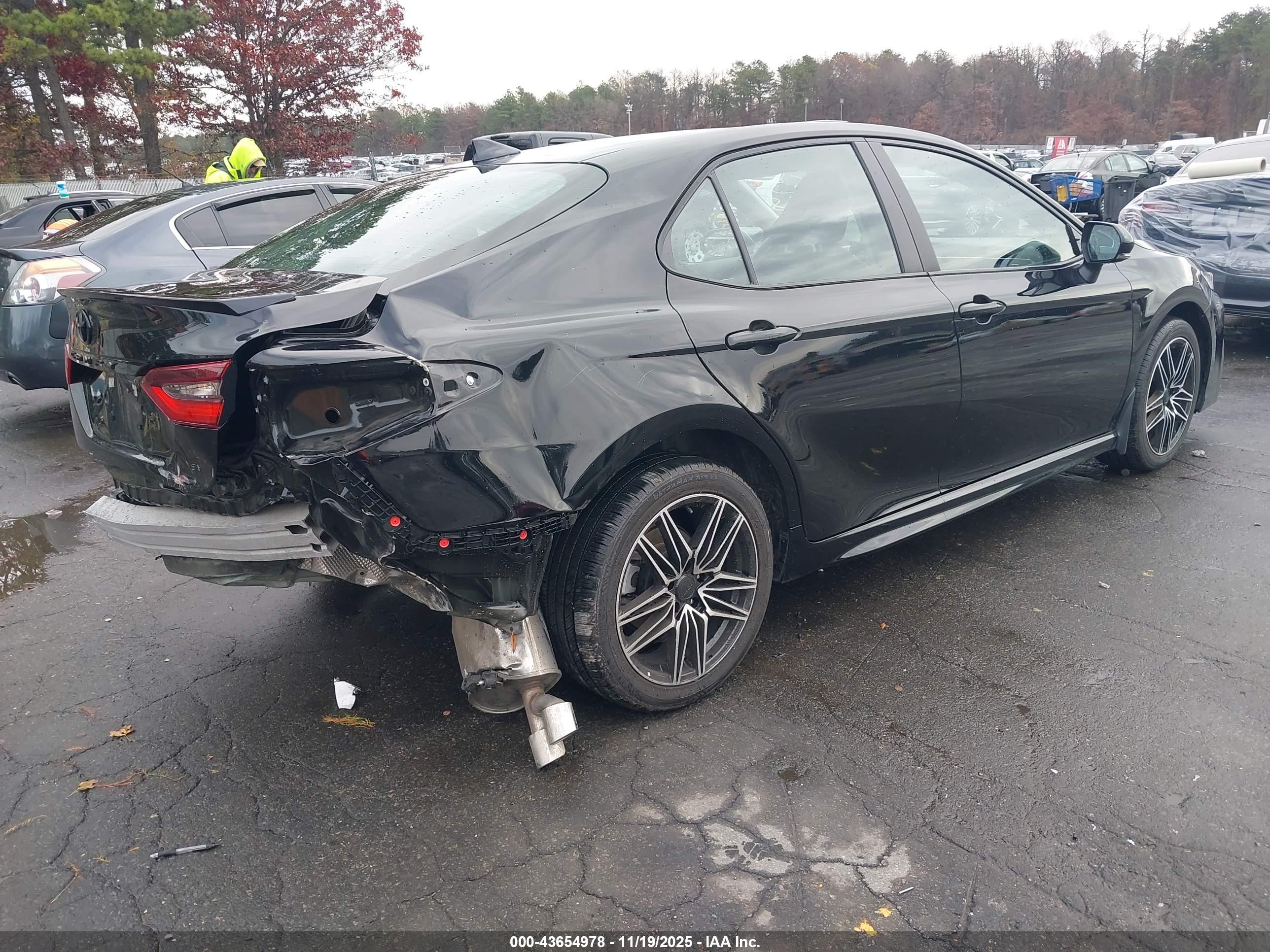 TOYOTA CAMRY image 4