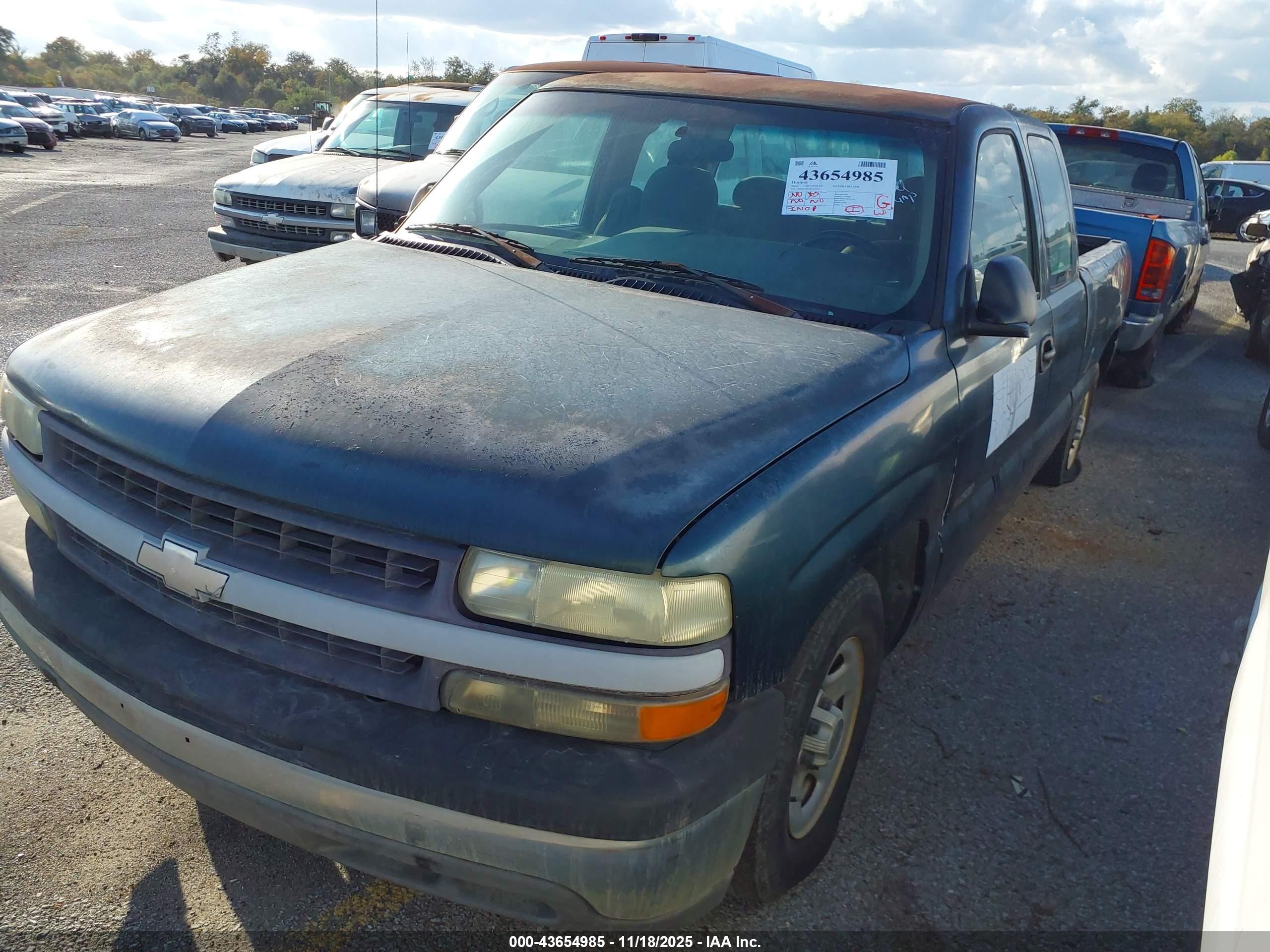 CHEVROLET SILVERADO image 2