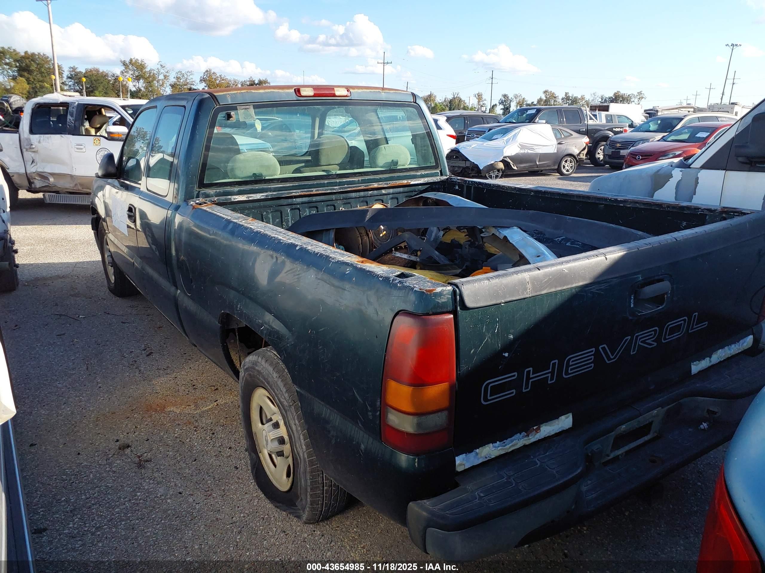 CHEVROLET SILVERADO image 3