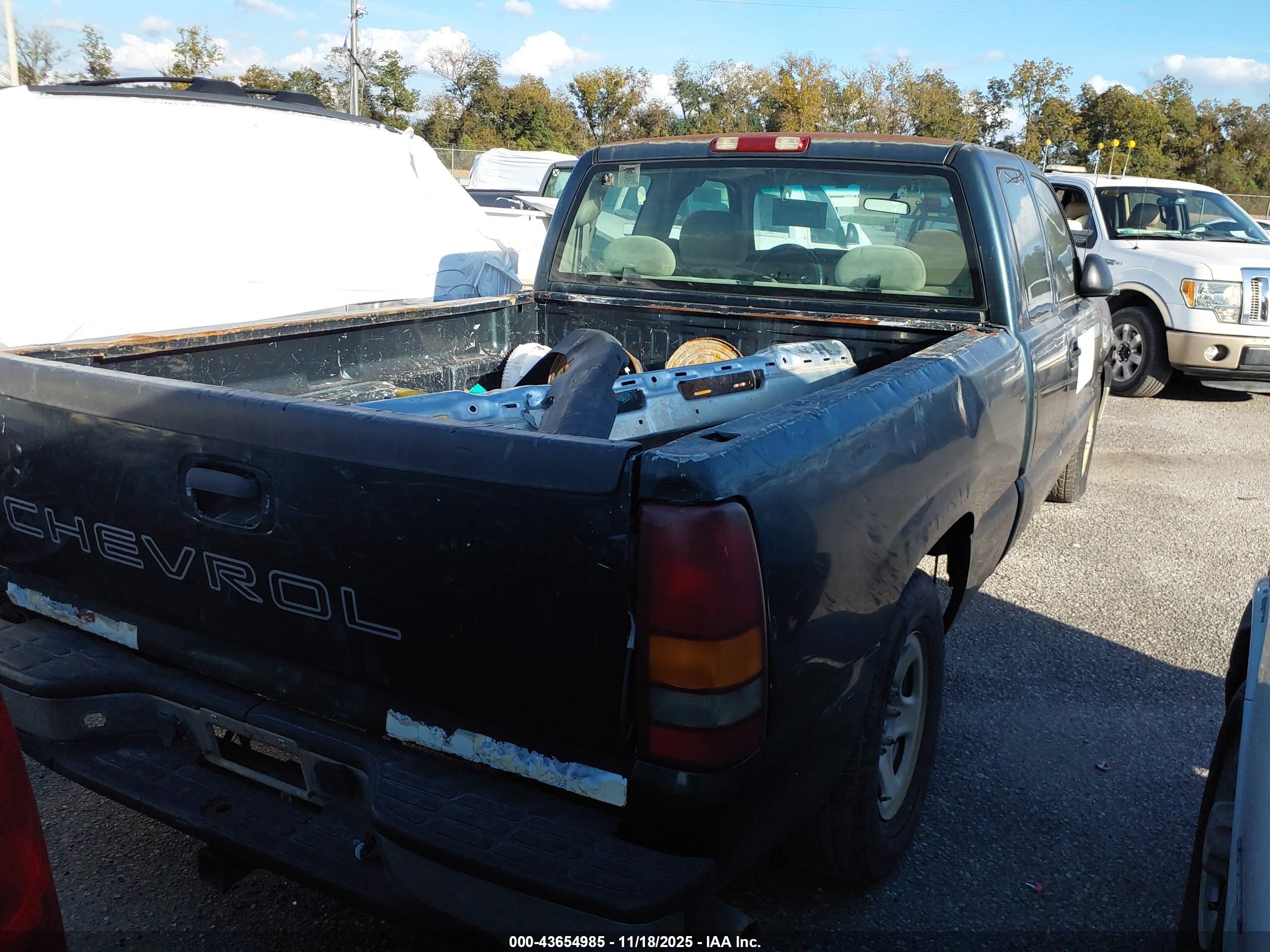 CHEVROLET SILVERADO image 4