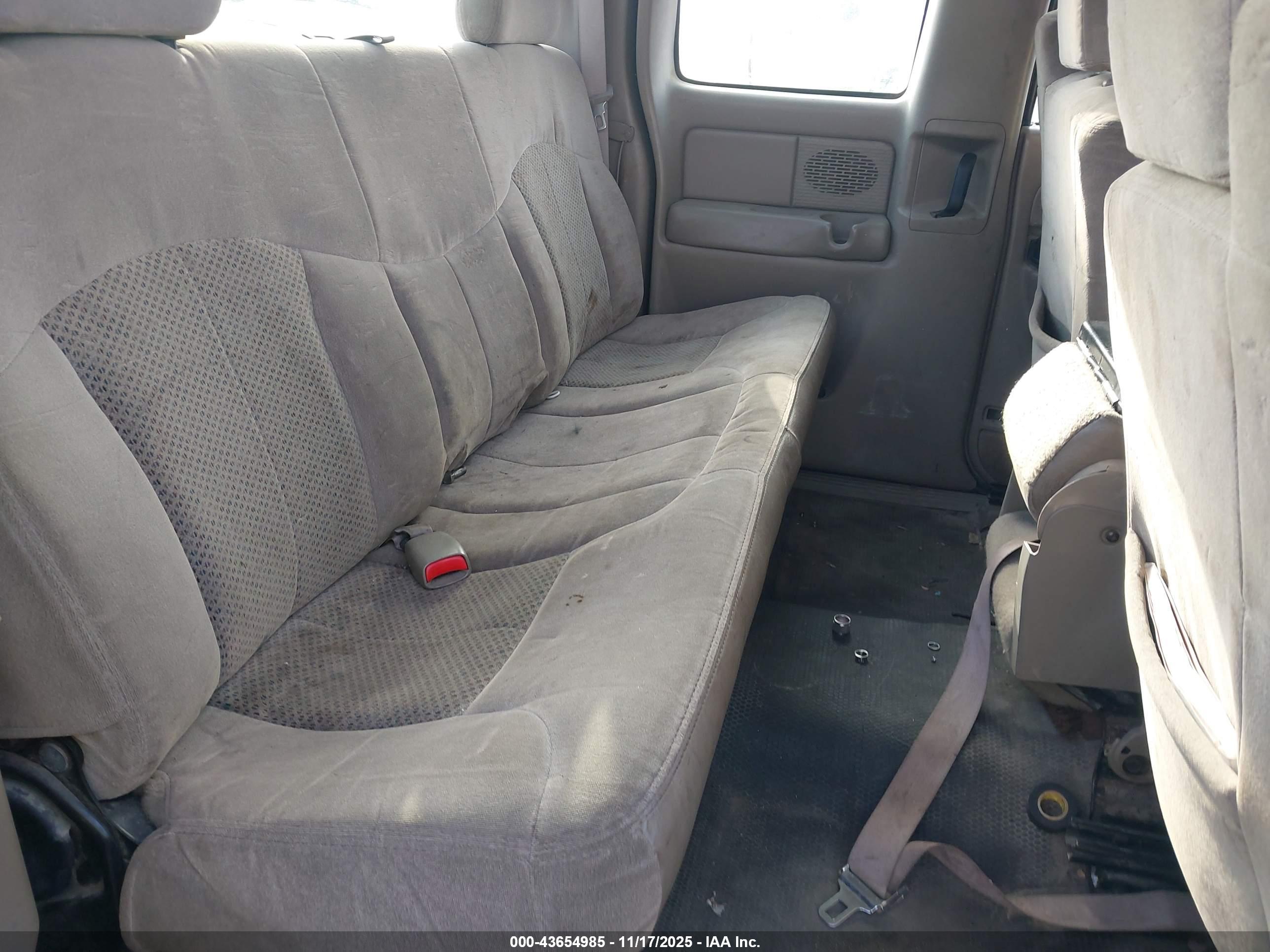 CHEVROLET SILVERADO image 8