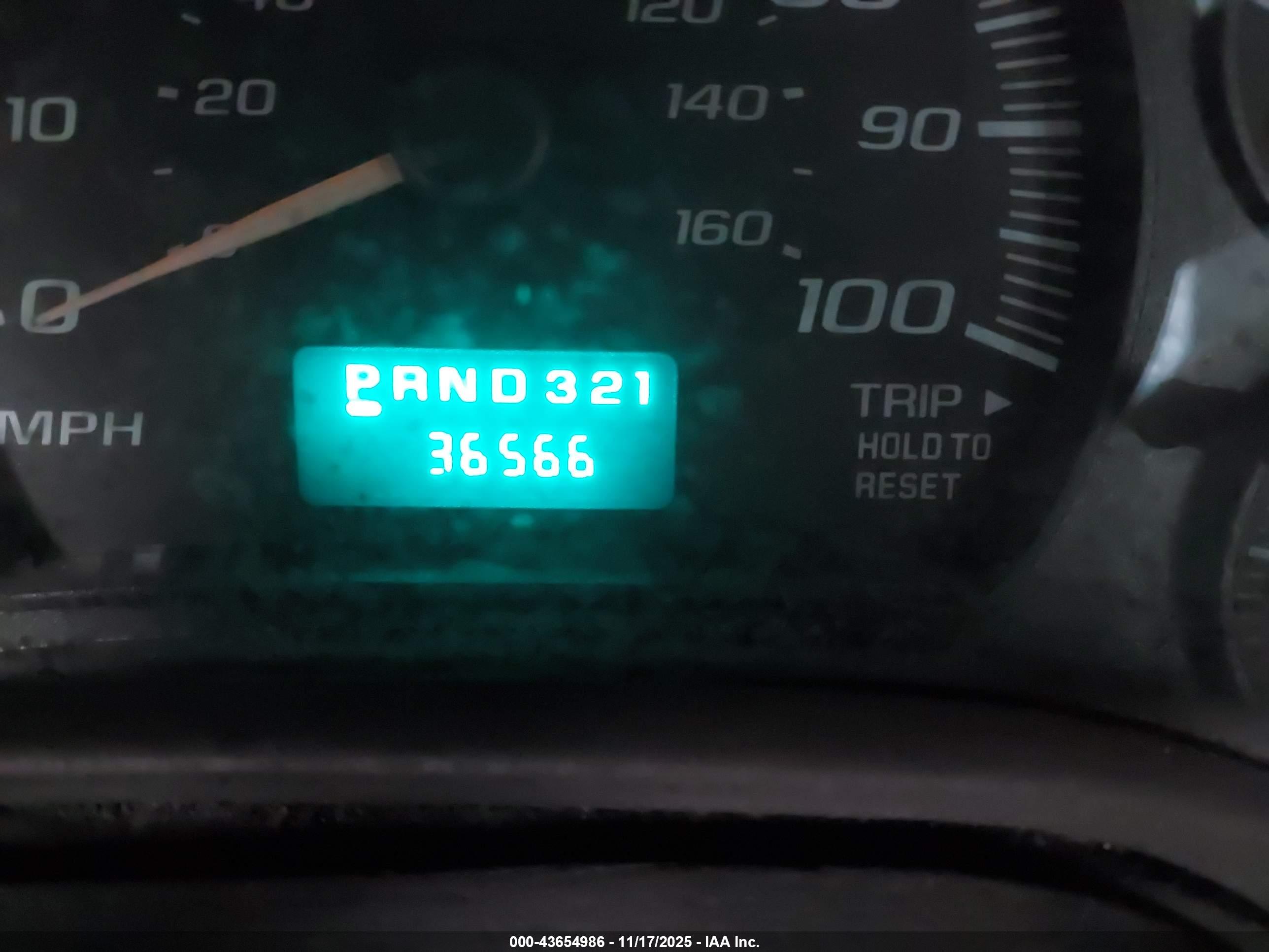 CHEVROLET EXPRESS image 7