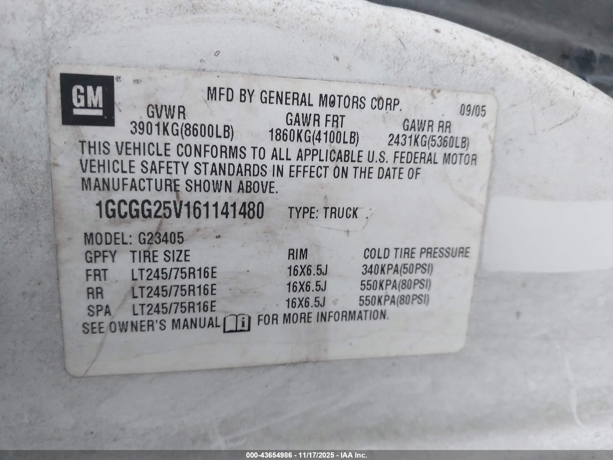 CHEVROLET EXPRESS image 9