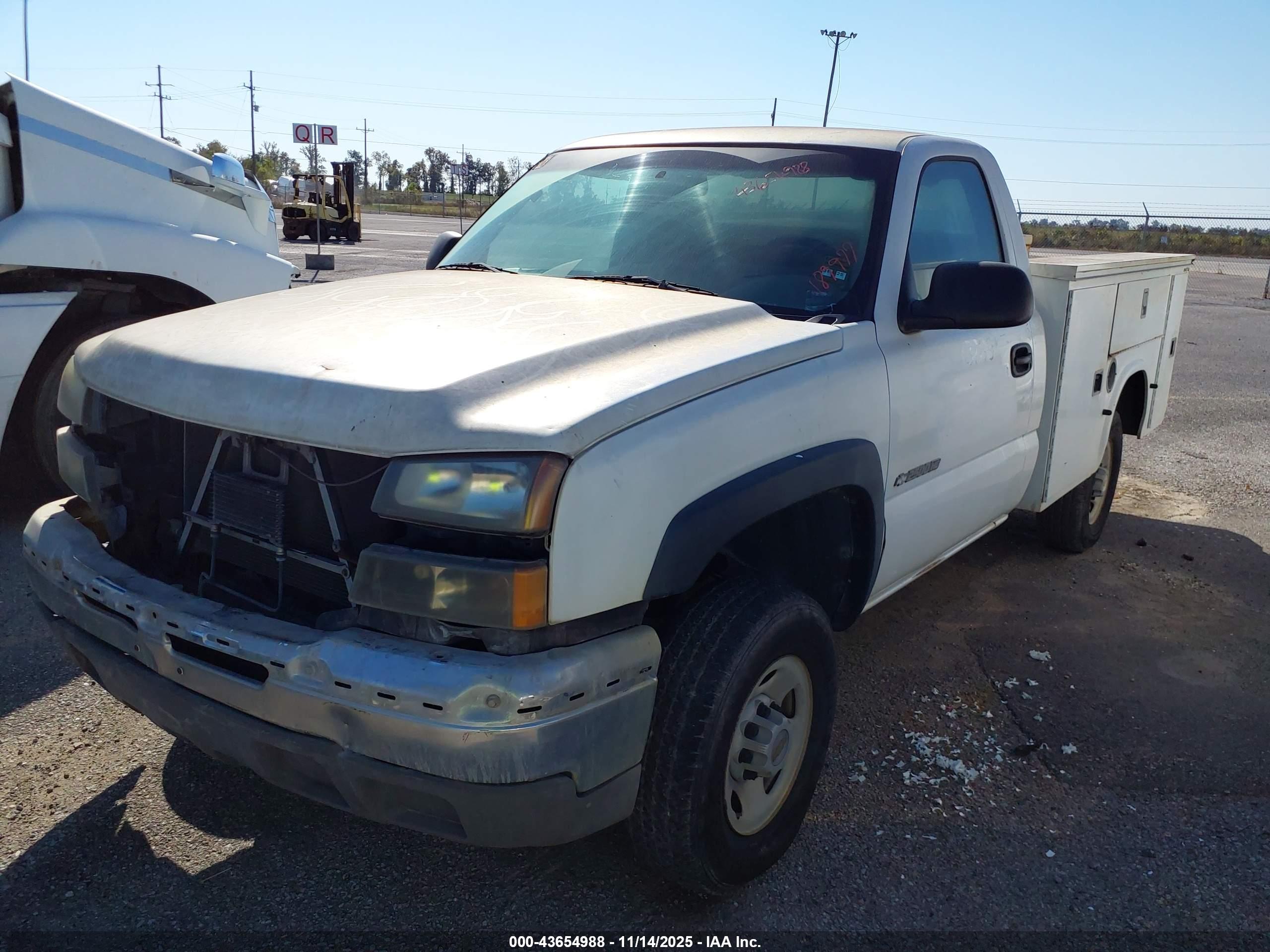 CHEVROLET SILVERADO image 2