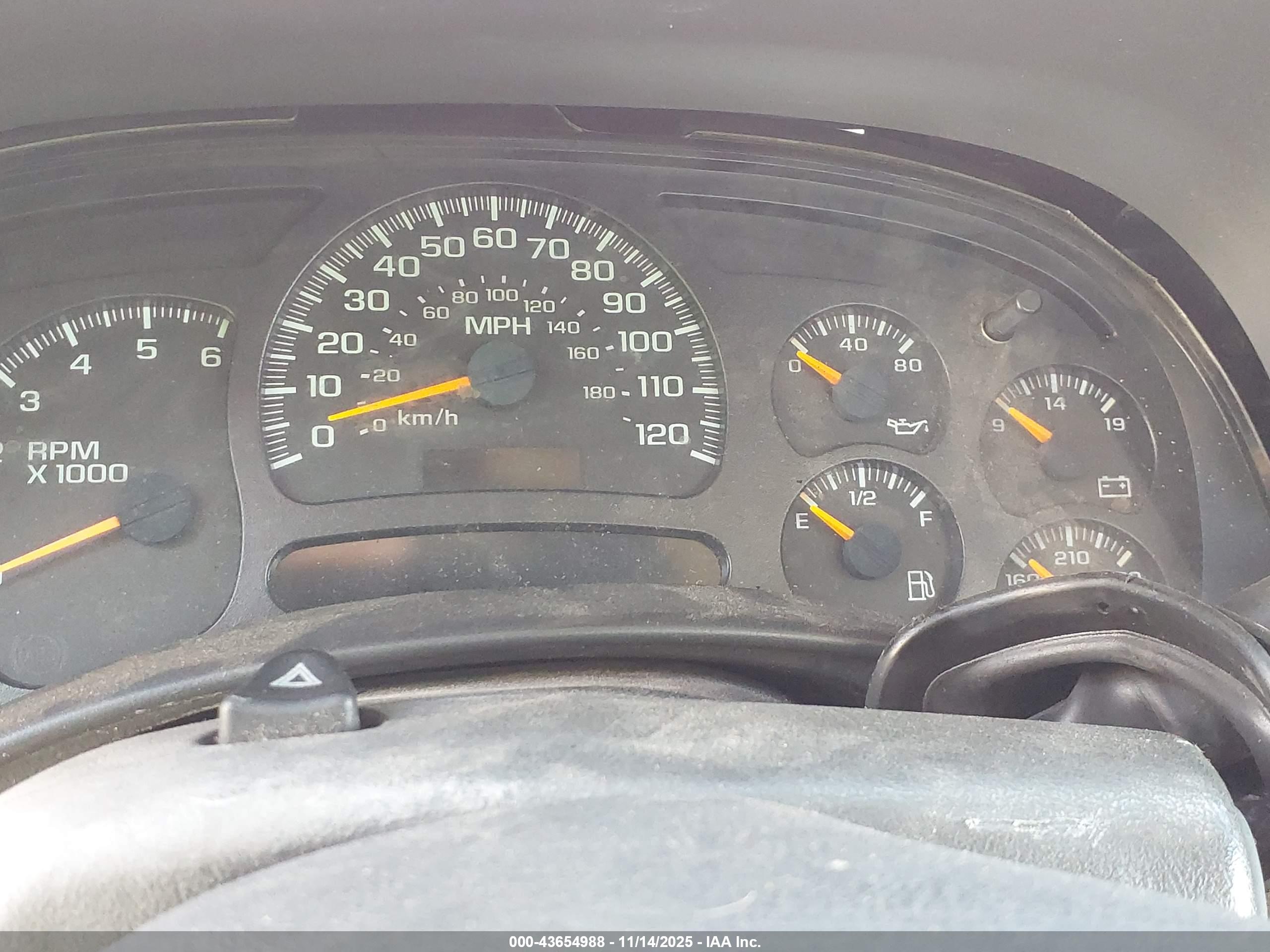 CHEVROLET SILVERADO image 7