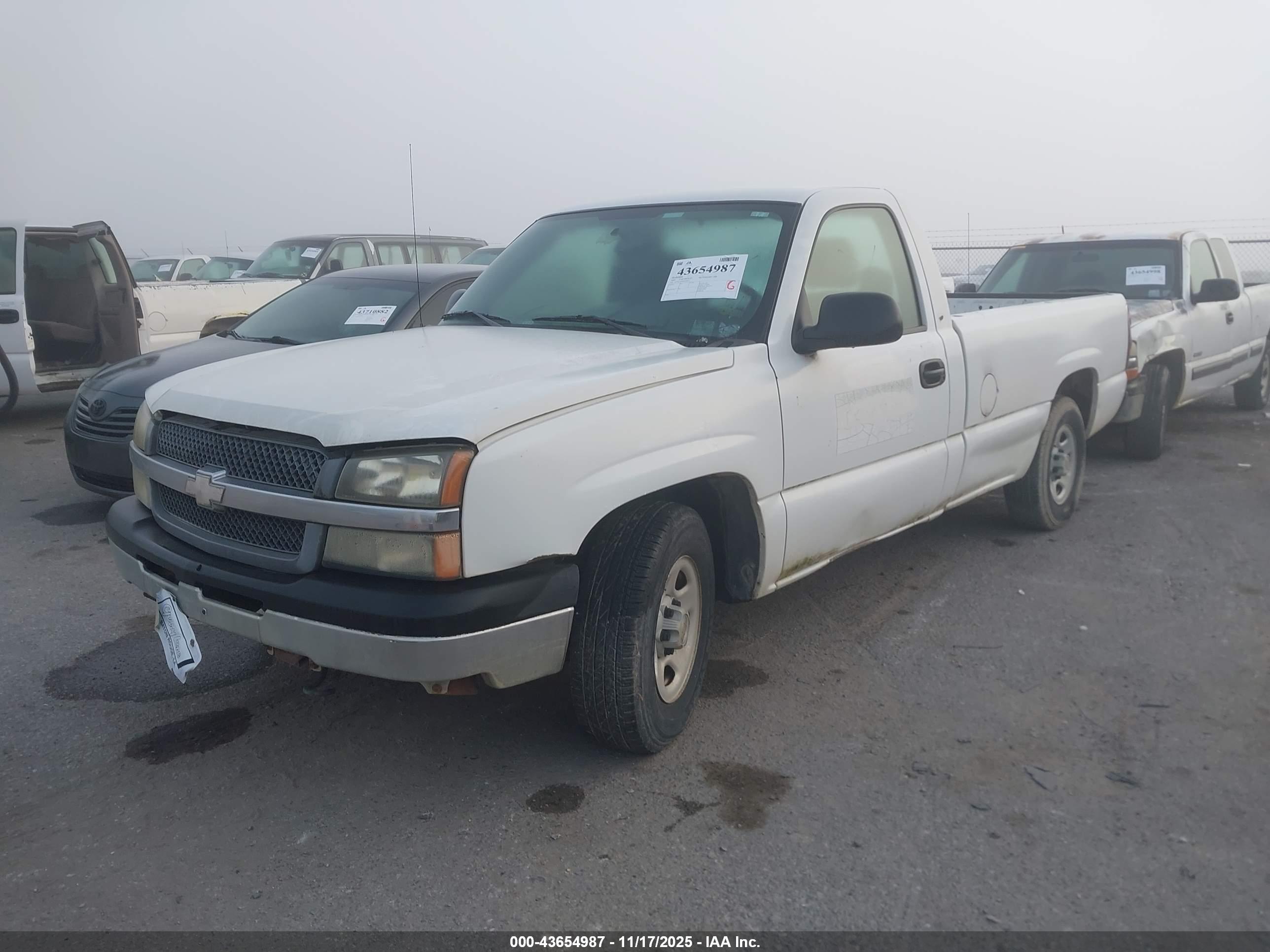 CHEVROLET SILVERADO image 2