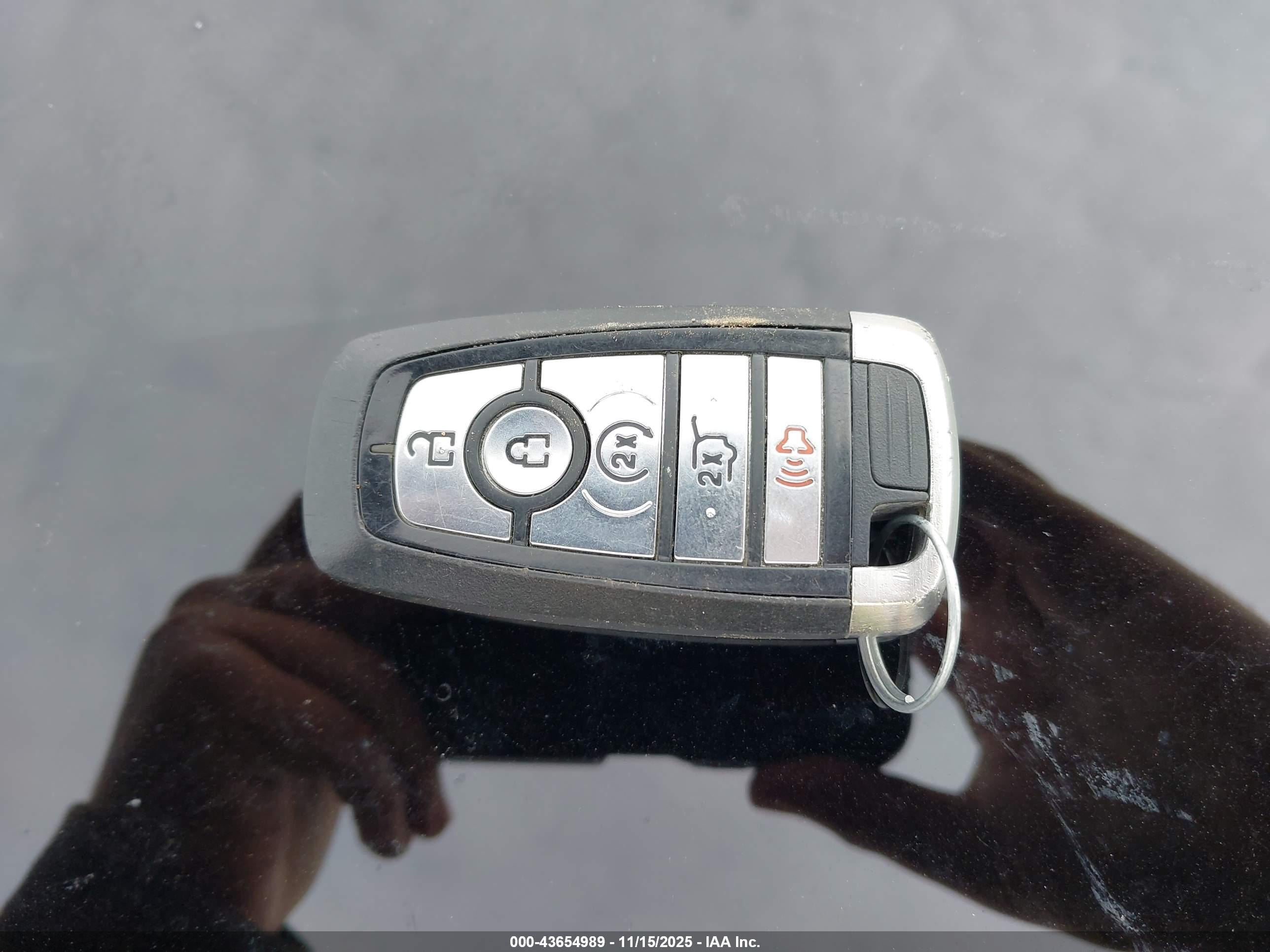FORD ESCAPE image 11