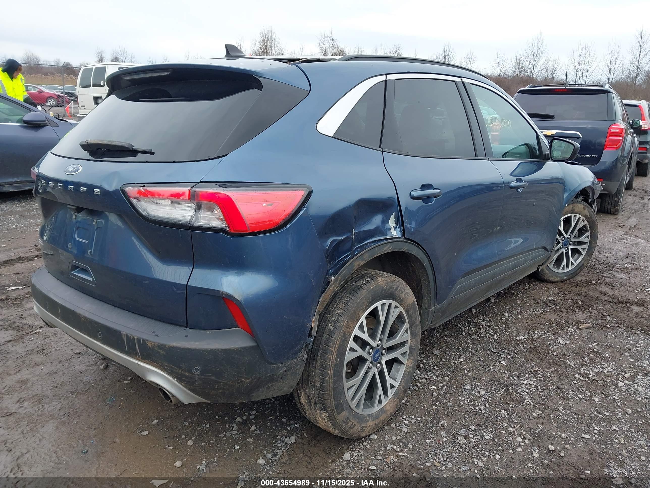 FORD ESCAPE image 4