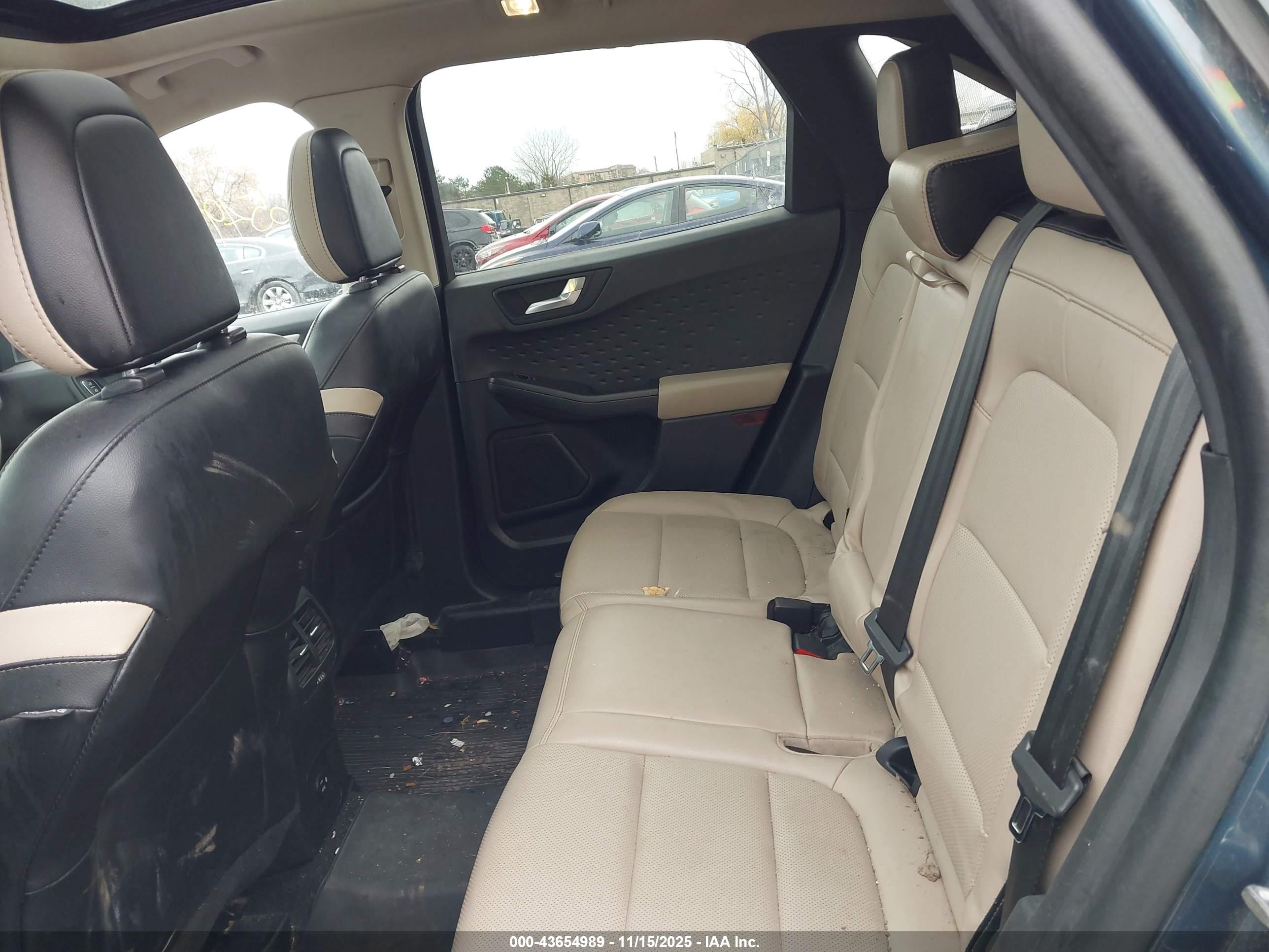FORD ESCAPE image 8