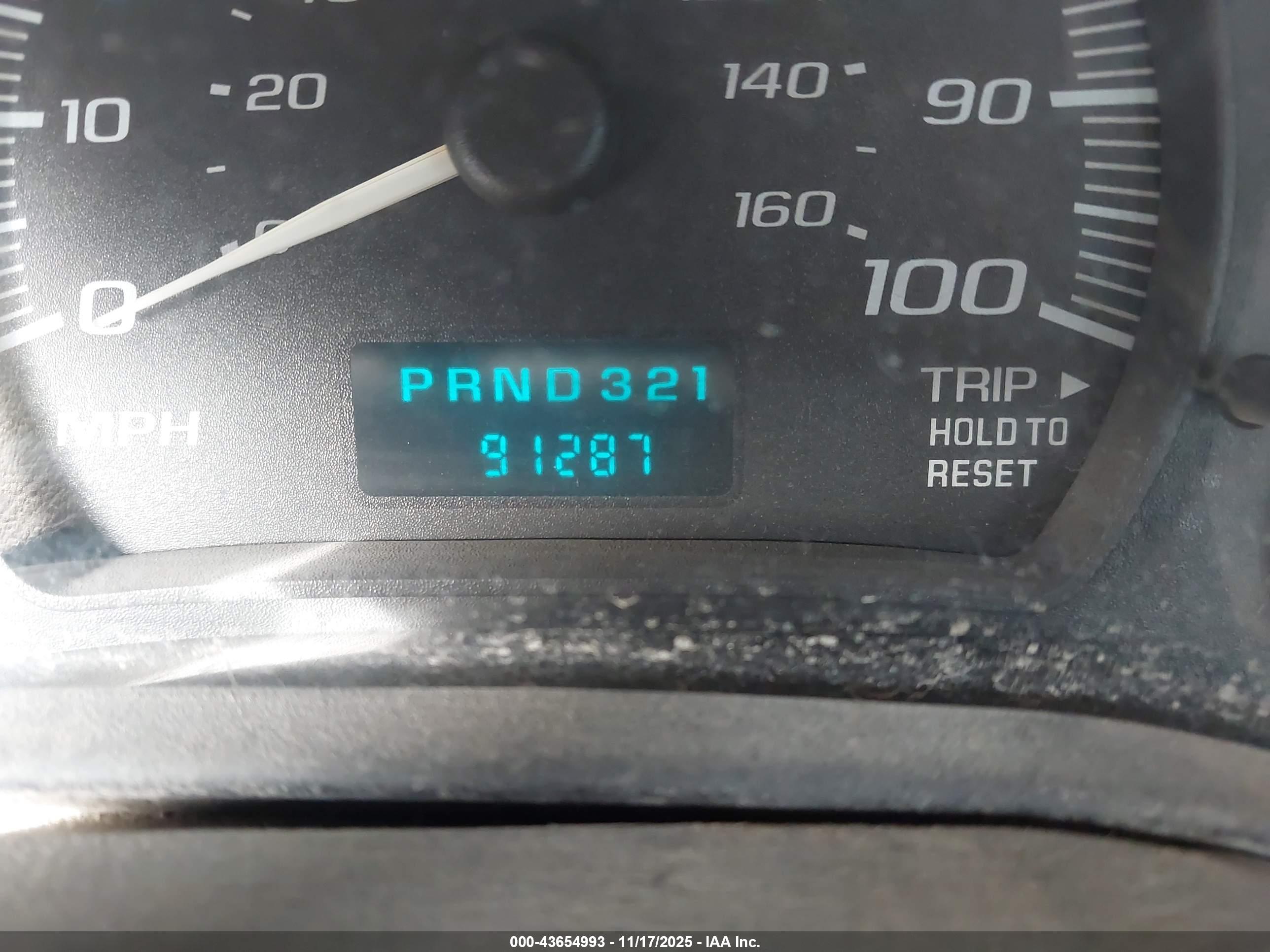 CHEVROLET EXPRESS image 7