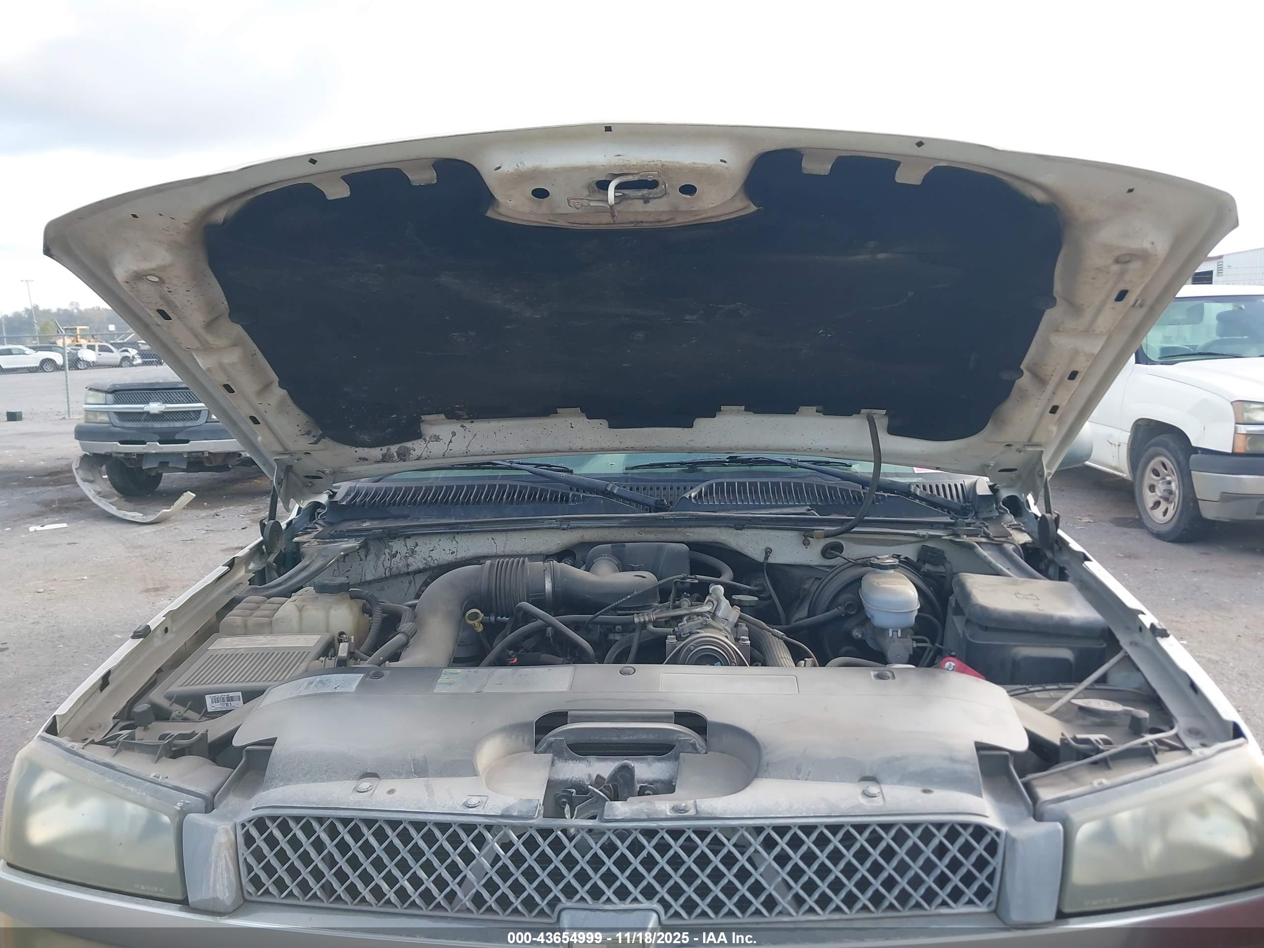 CHEVROLET SILVERADO image 10