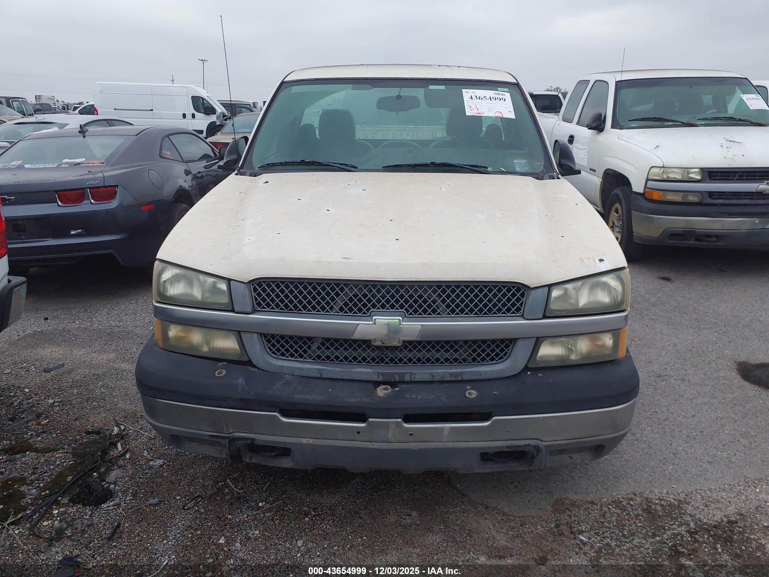 CHEVROLET SILVERADO image 6
