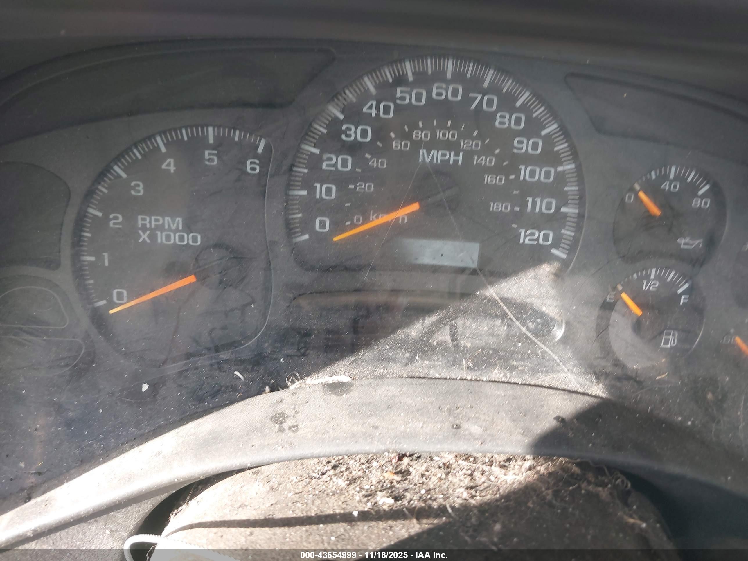 CHEVROLET SILVERADO image 7