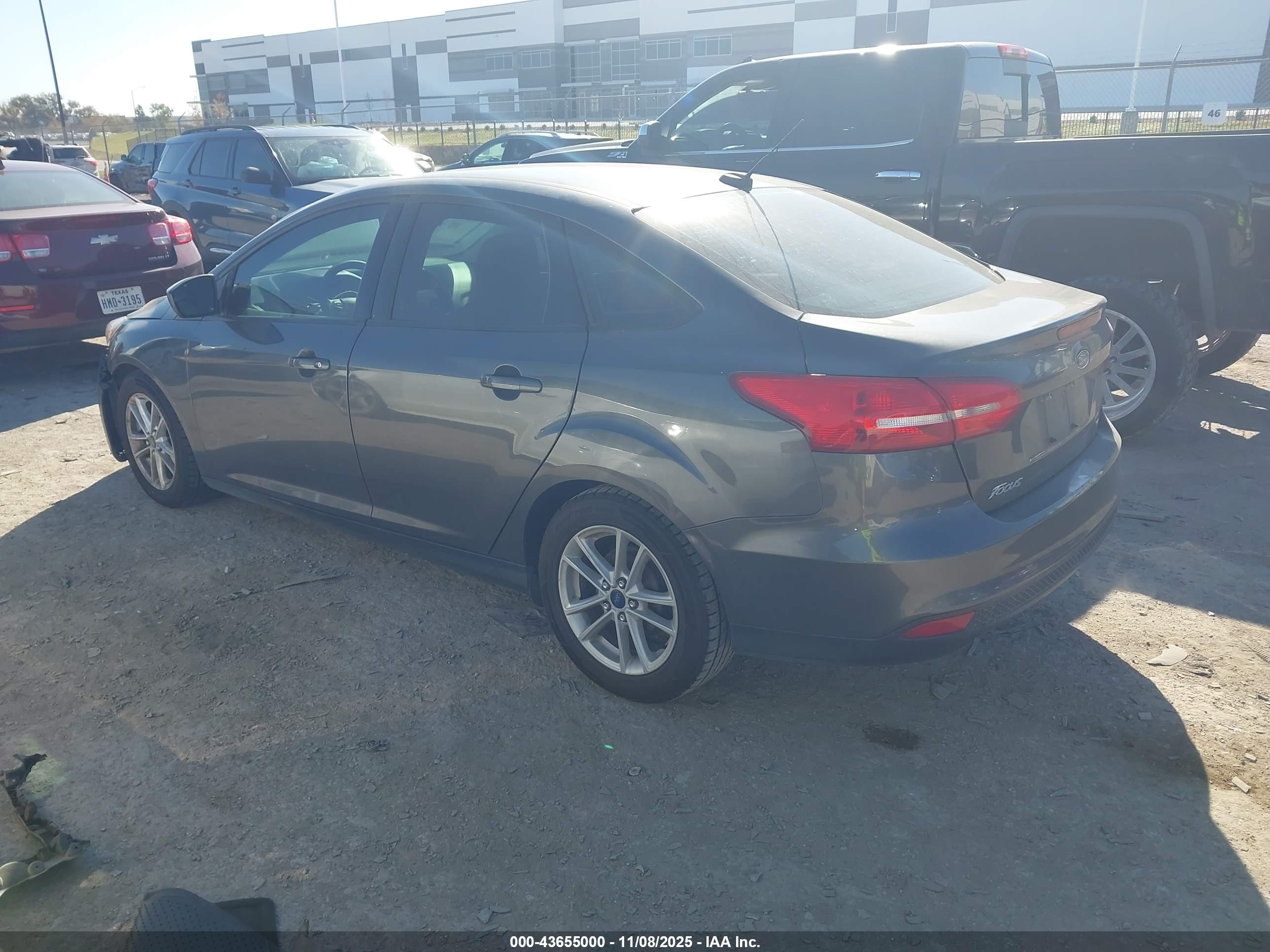 FORD FOCUS image 3