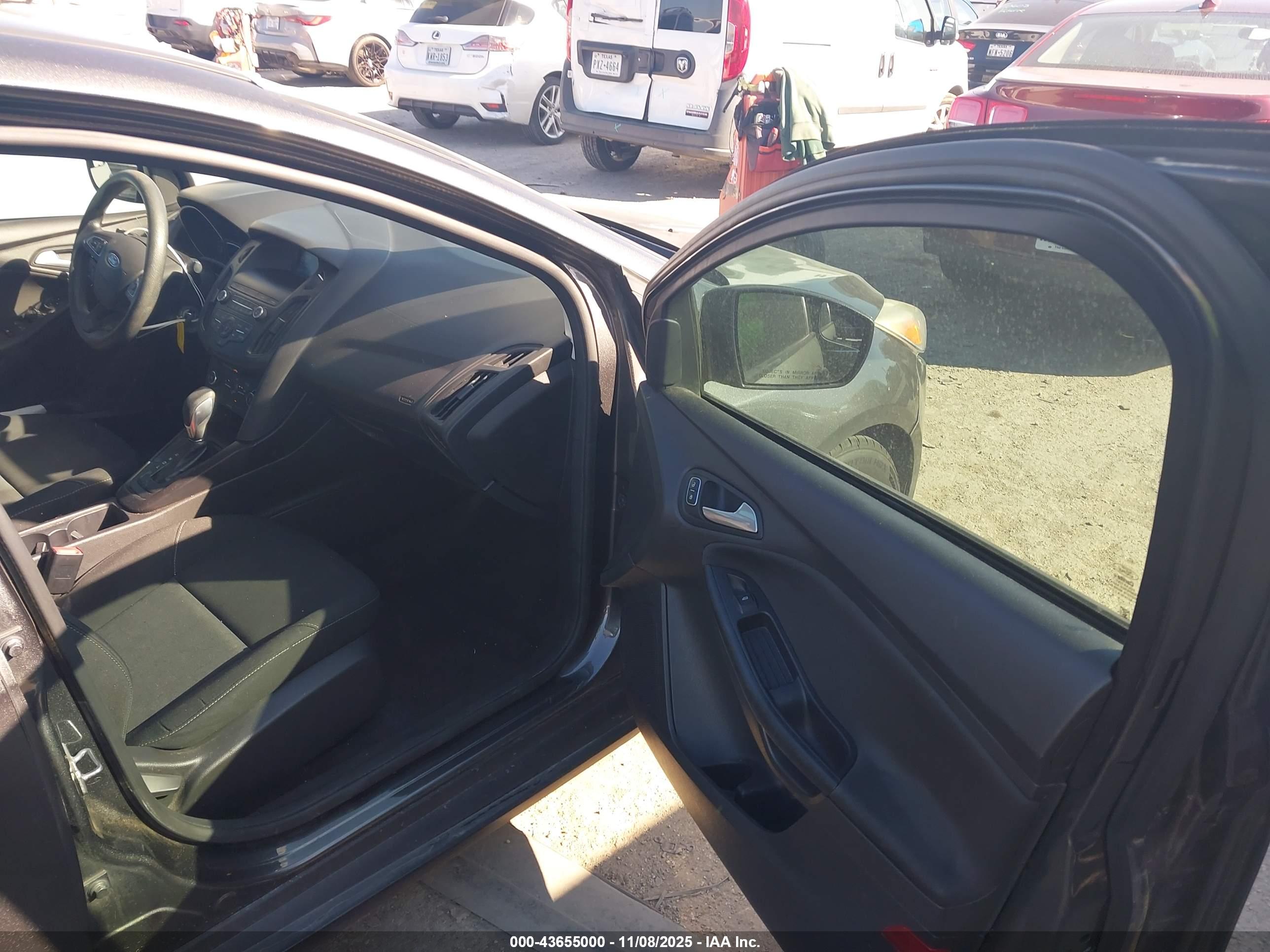 FORD FOCUS image 5