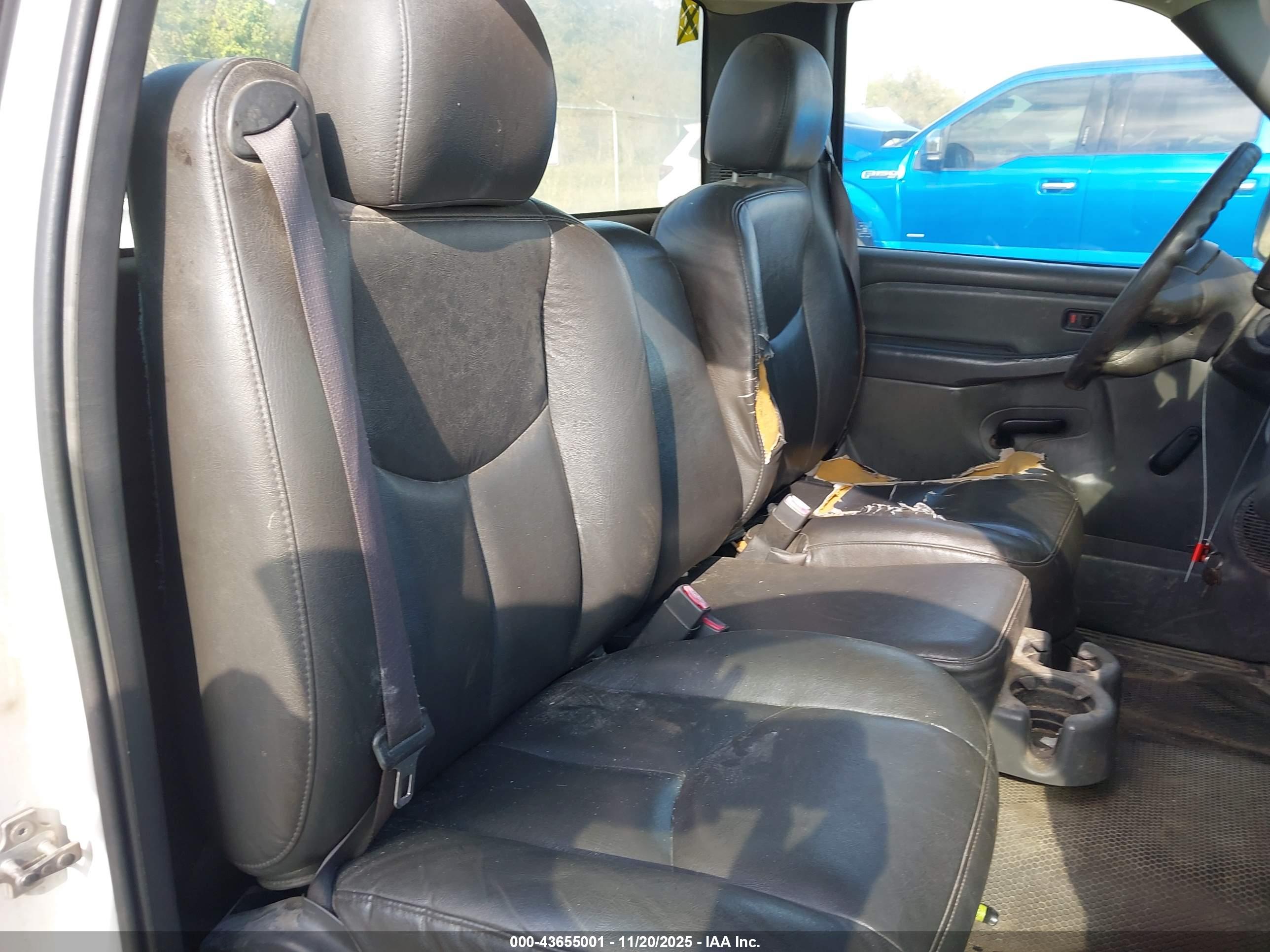 CHEVROLET SILVERADO image 8