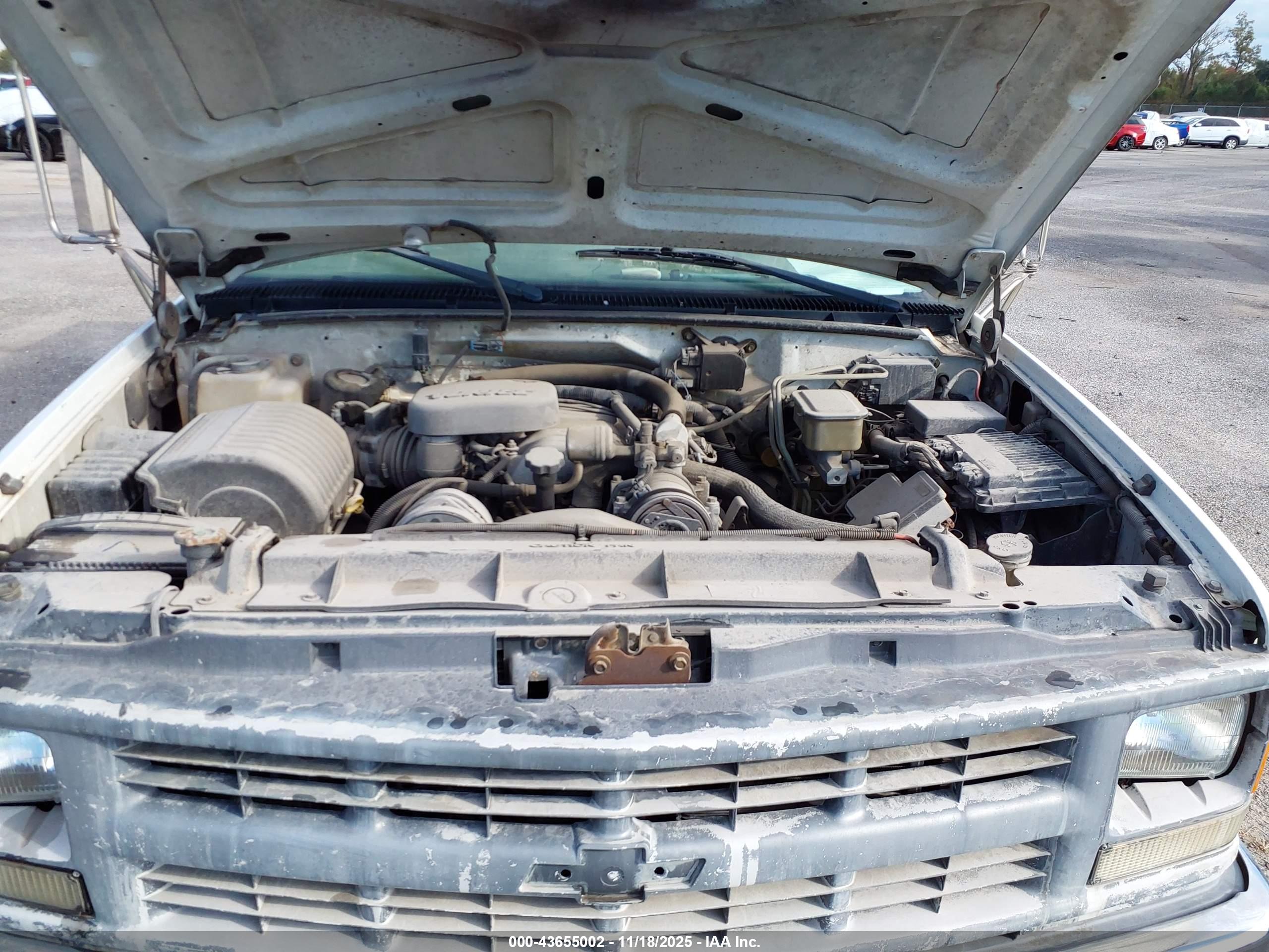 CHEVROLET K3500 image 10