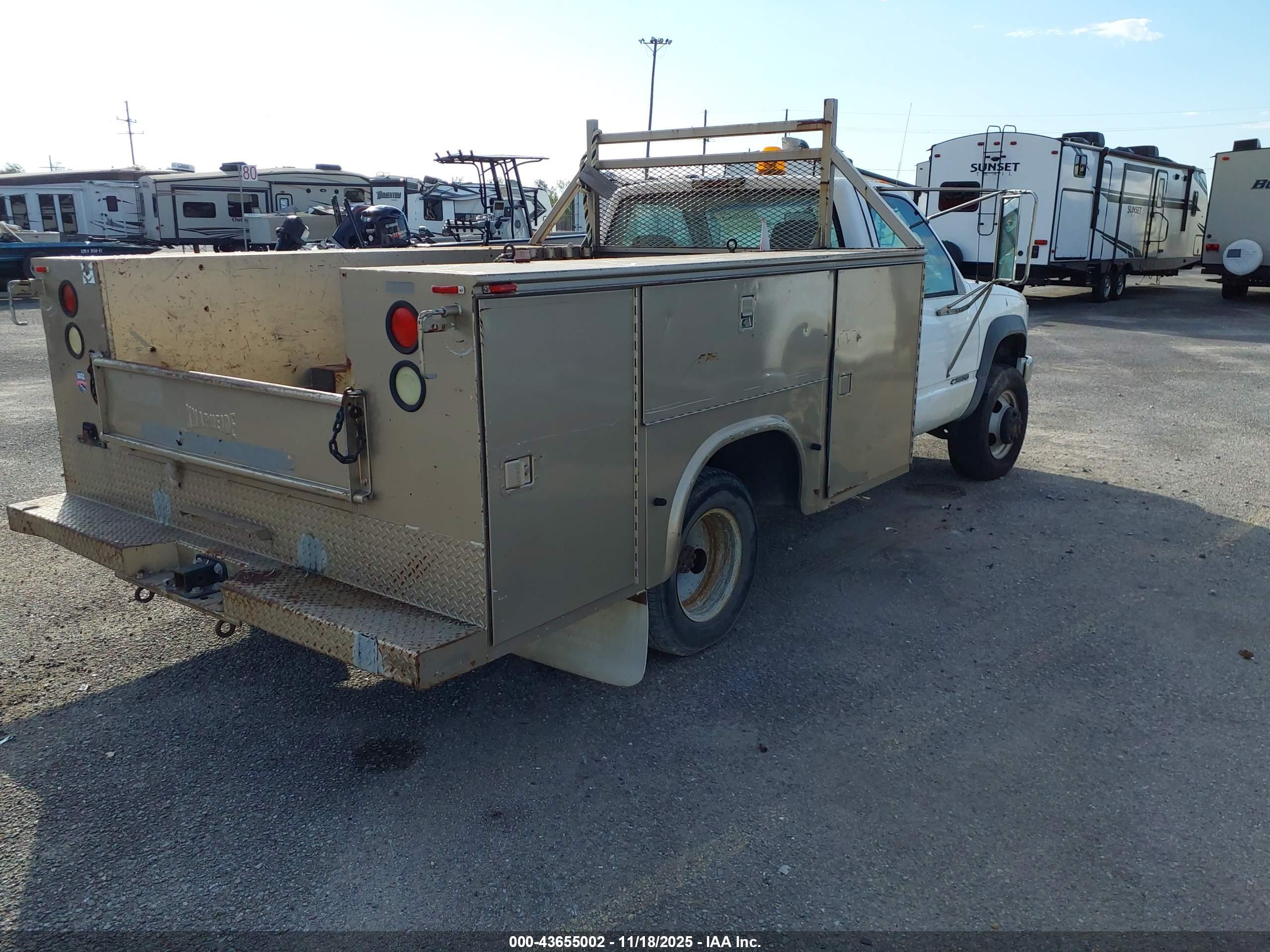 CHEVROLET K3500 image 4