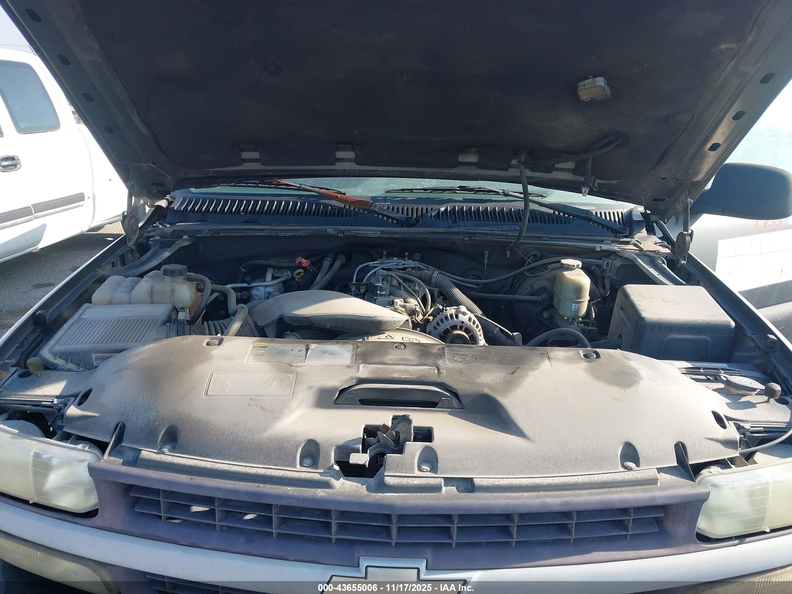 CHEVROLET SILVERADO image 10