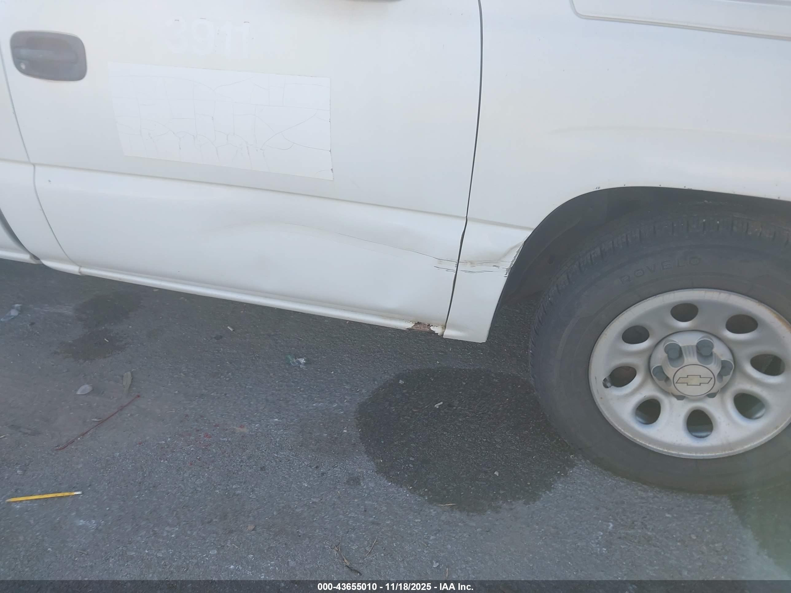 CHEVROLET SILVERADO image 6