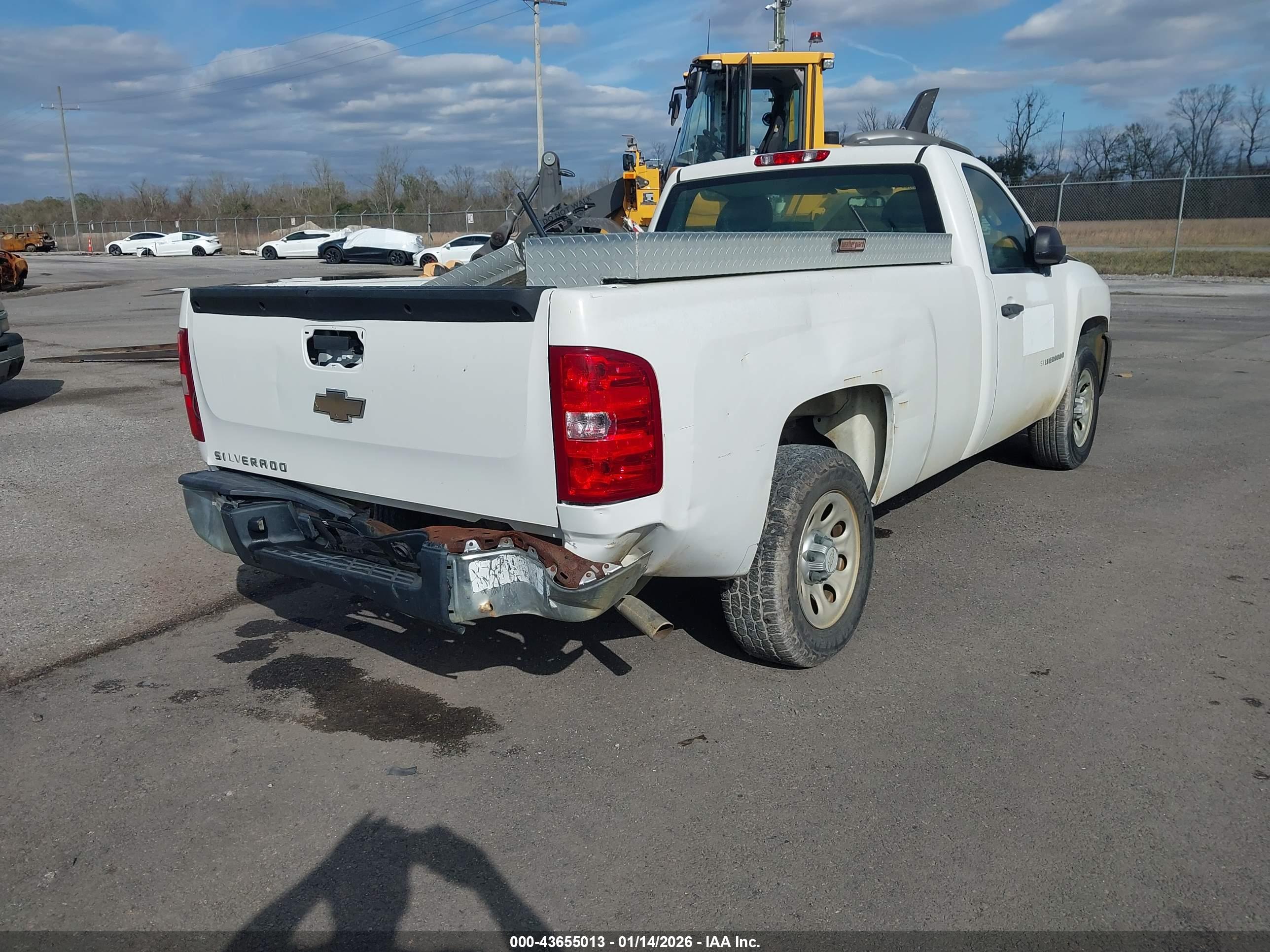 CHEVROLET SILVERADO image 4
