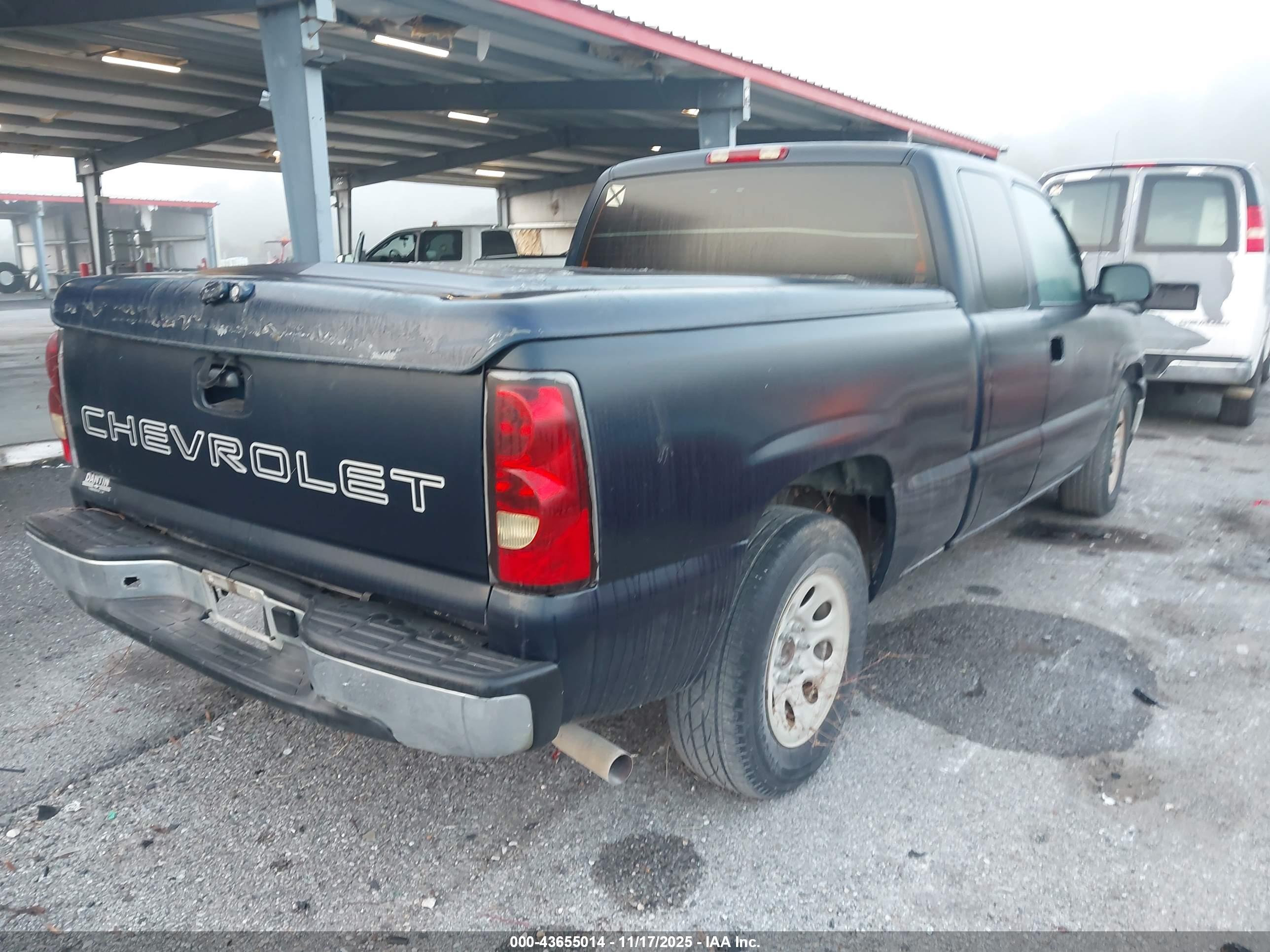 CHEVROLET SILVERADO image 4