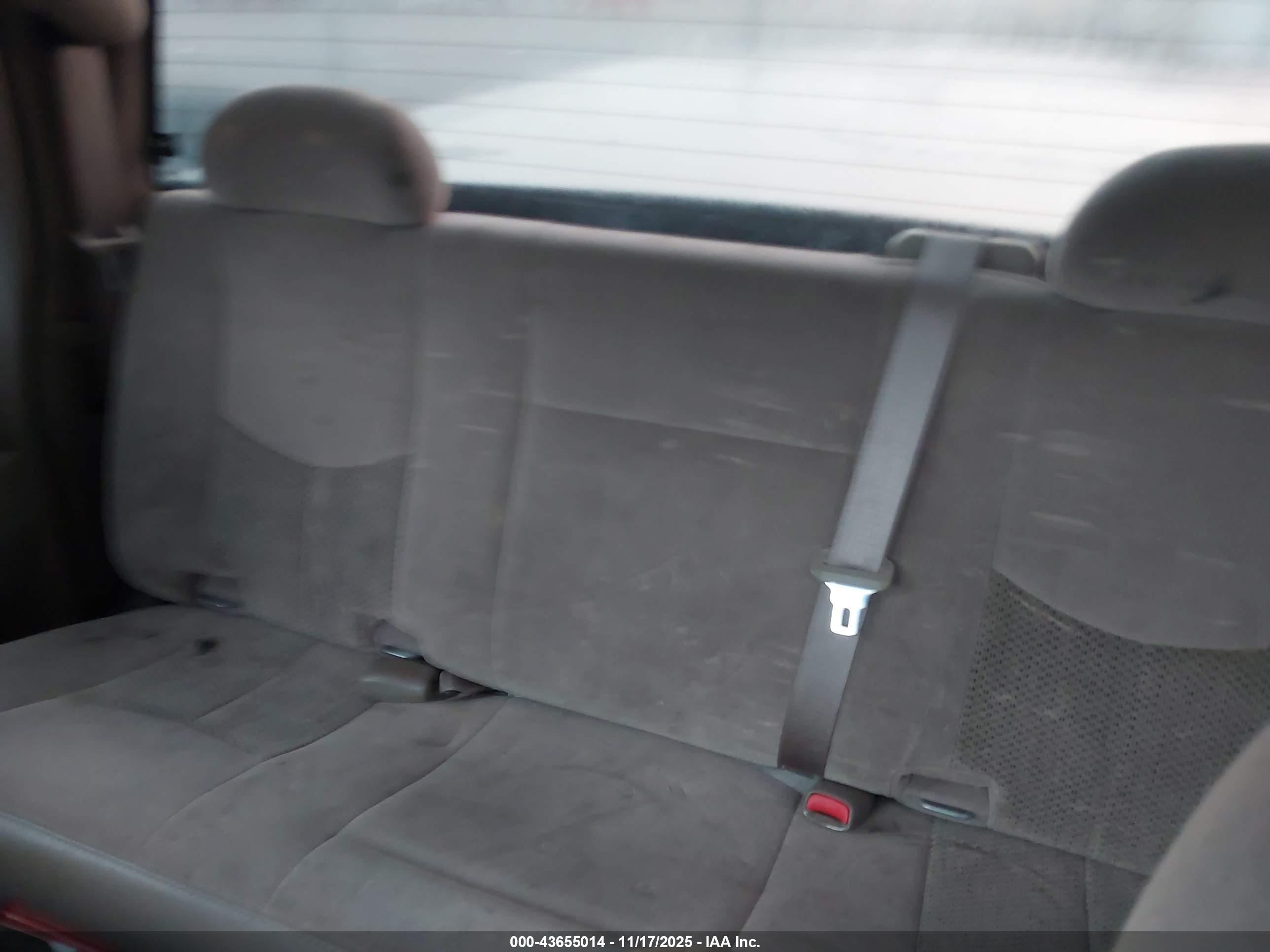 CHEVROLET SILVERADO image 8