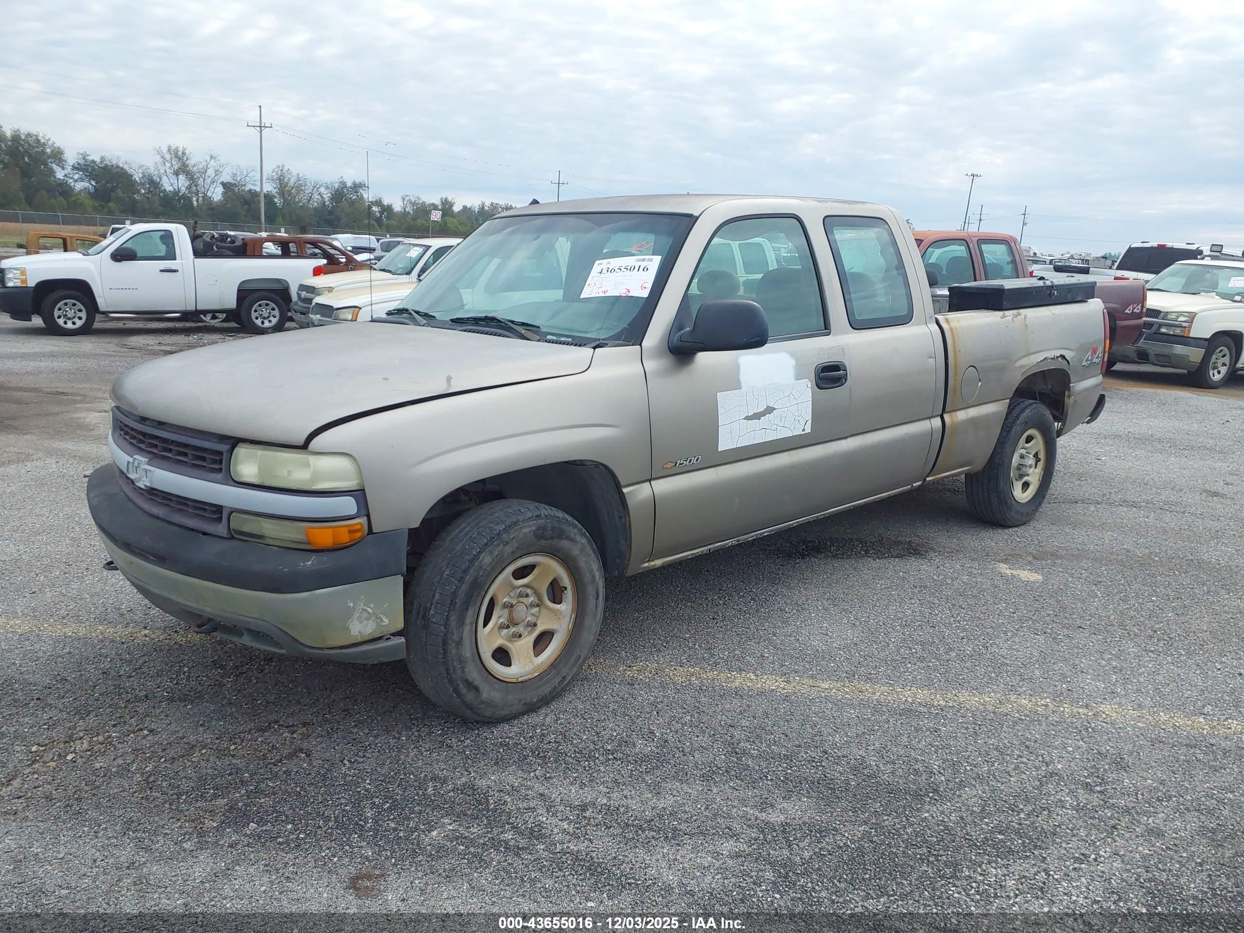 CHEVROLET SILVERADO image 2