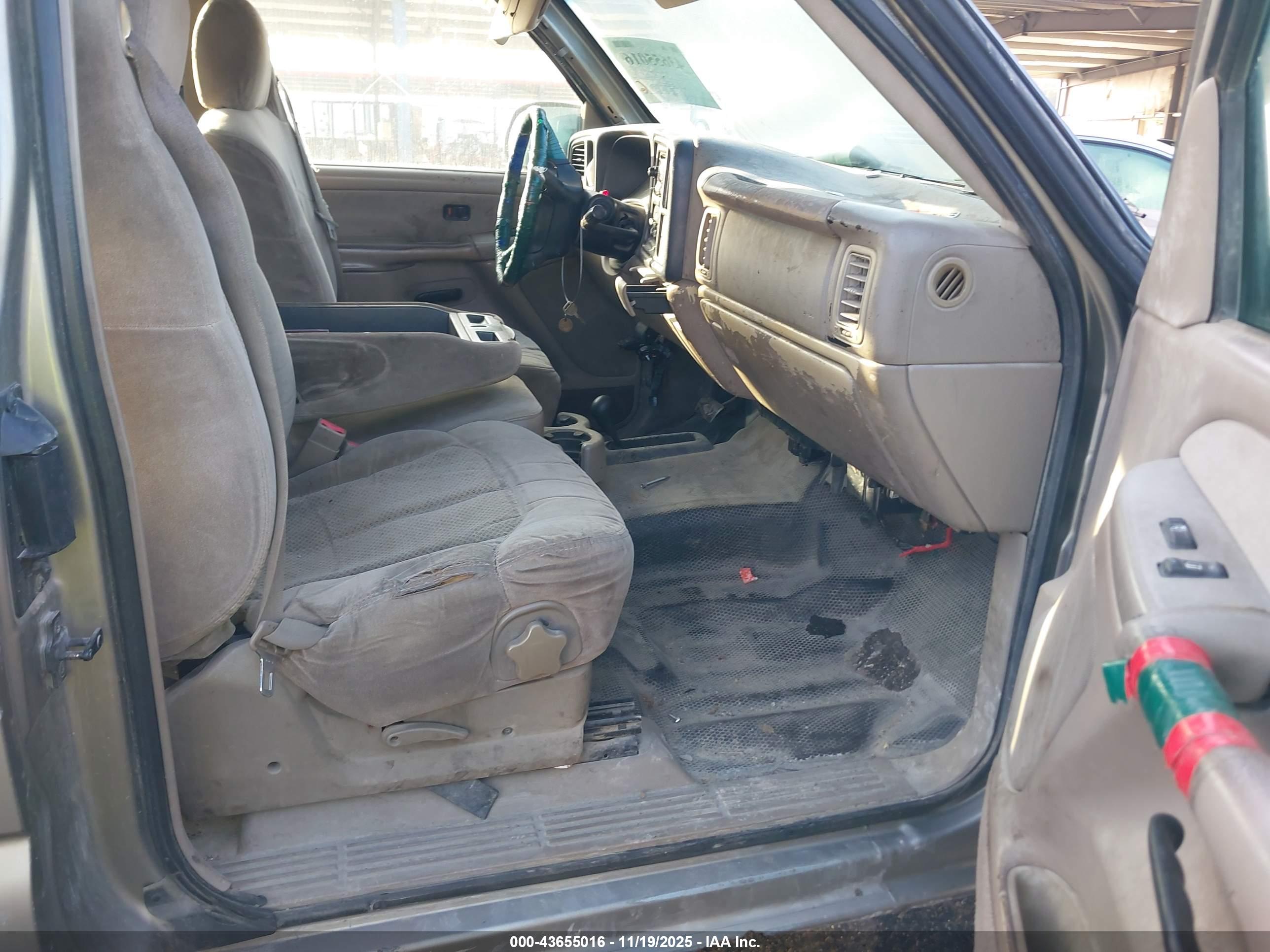 CHEVROLET SILVERADO image 5