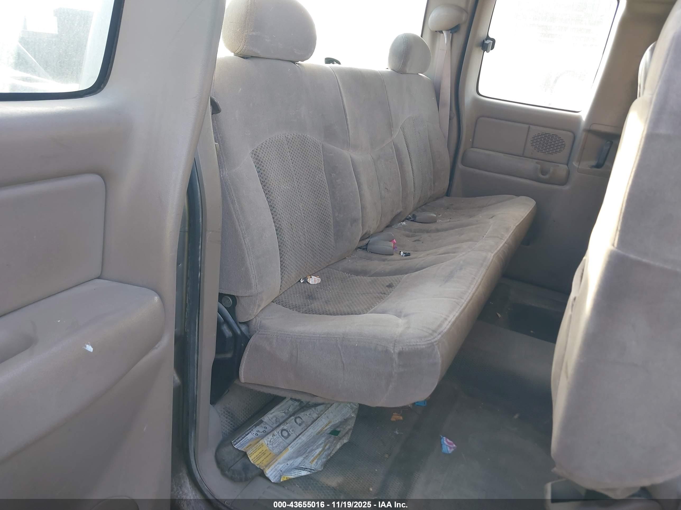 CHEVROLET SILVERADO image 8