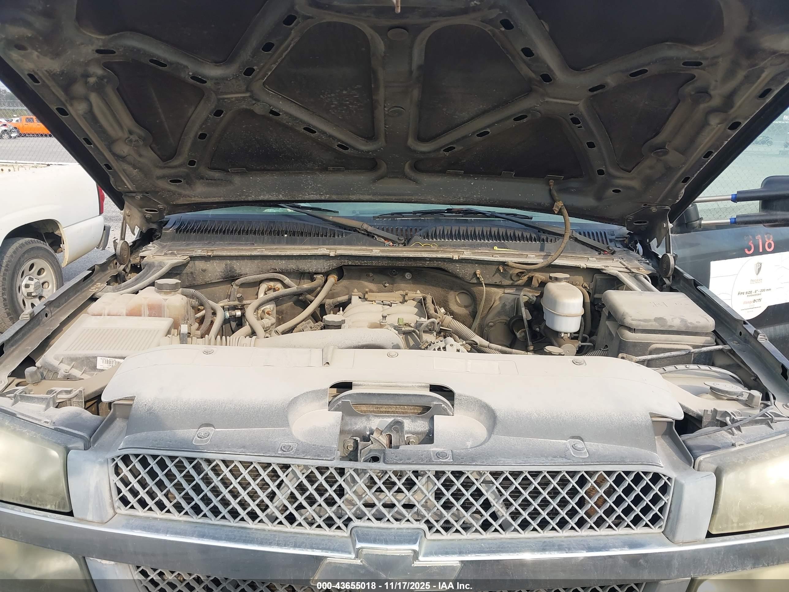 CHEVROLET SILVERADO image 10