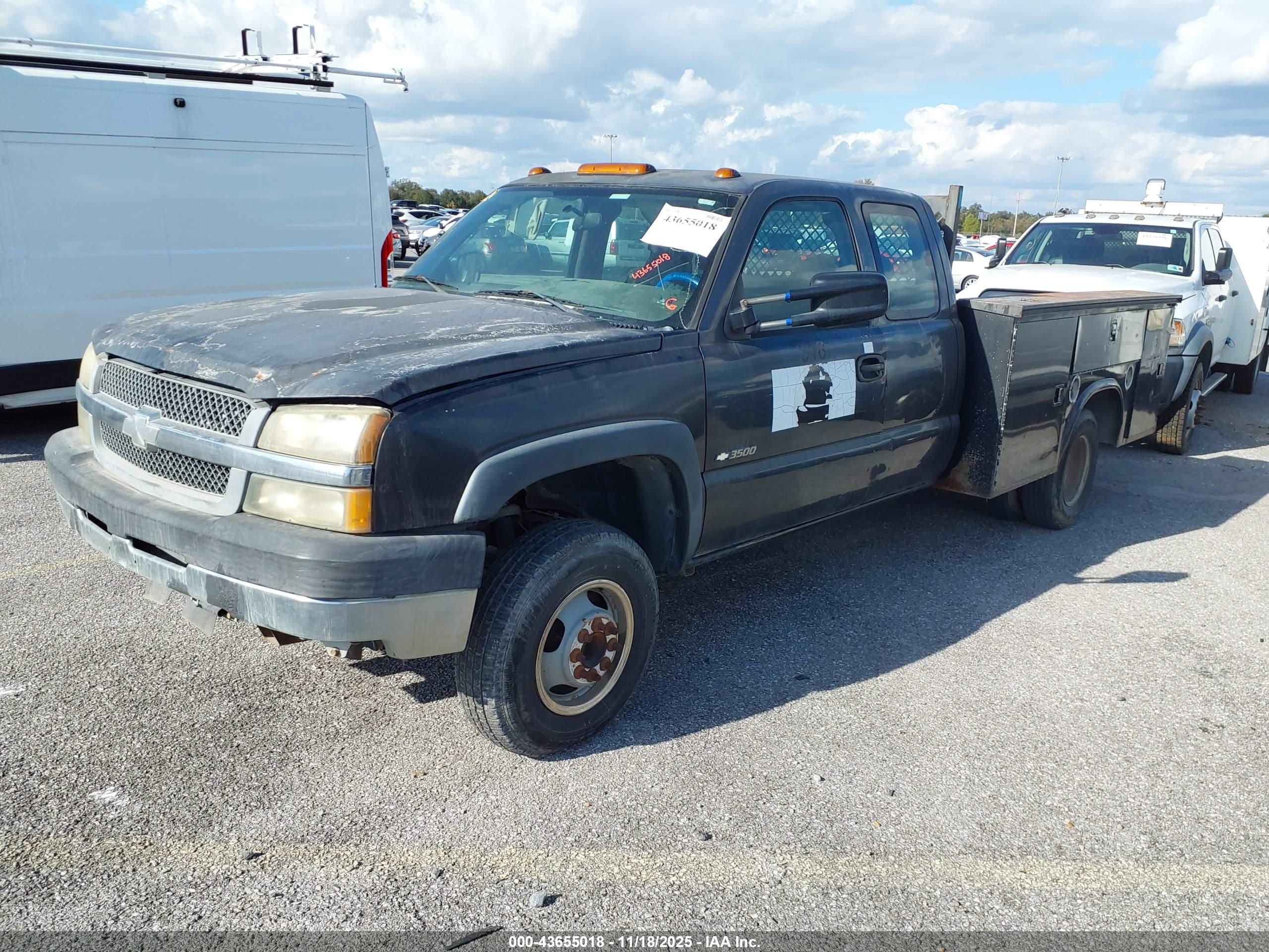 CHEVROLET SILVERADO image 2