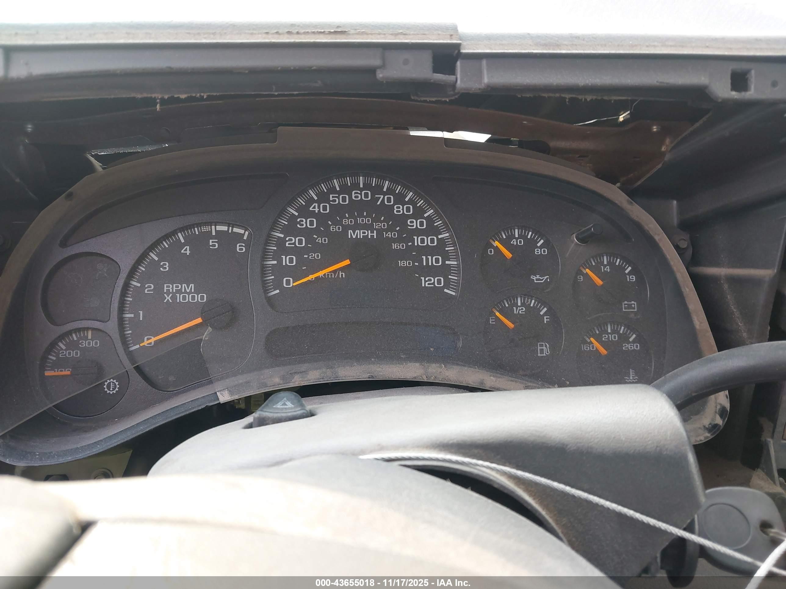 CHEVROLET SILVERADO image 6