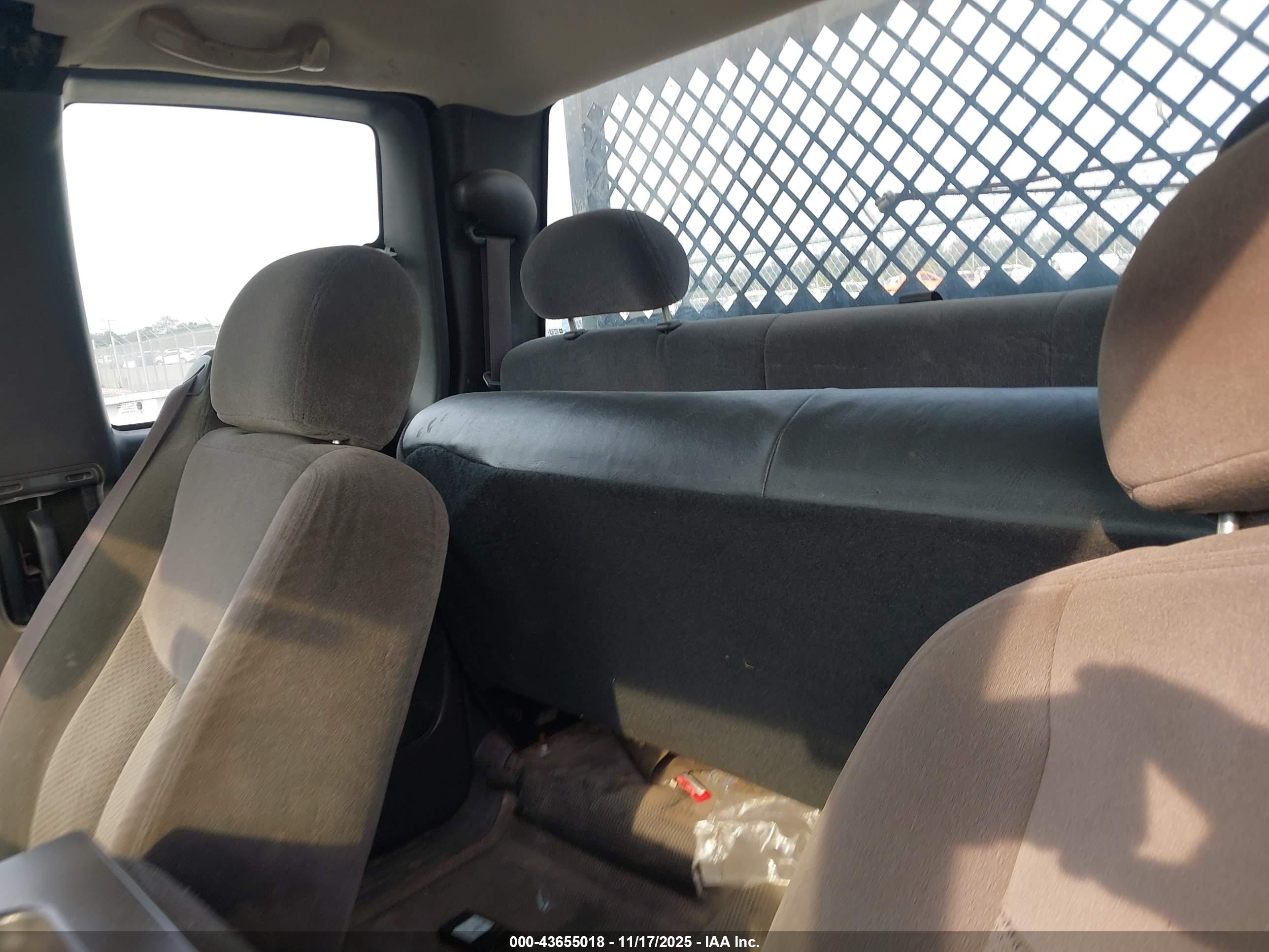 CHEVROLET SILVERADO image 7
