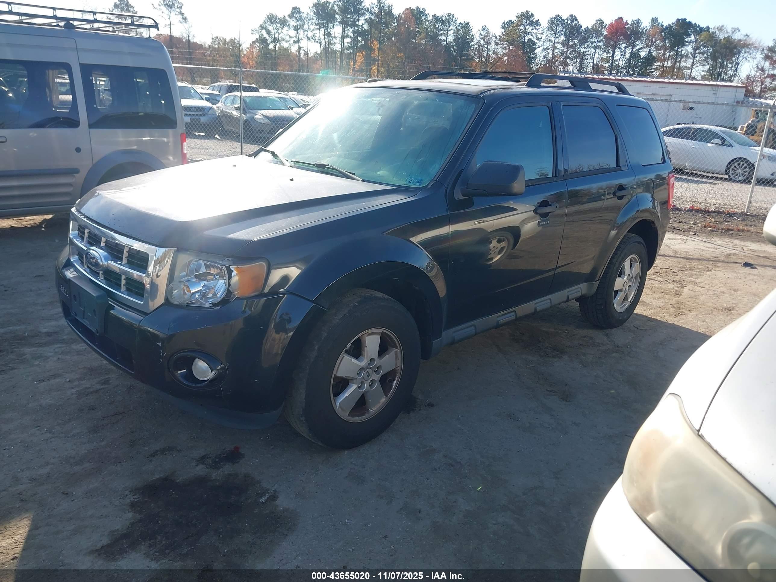 FORD ESCAPE image 2
