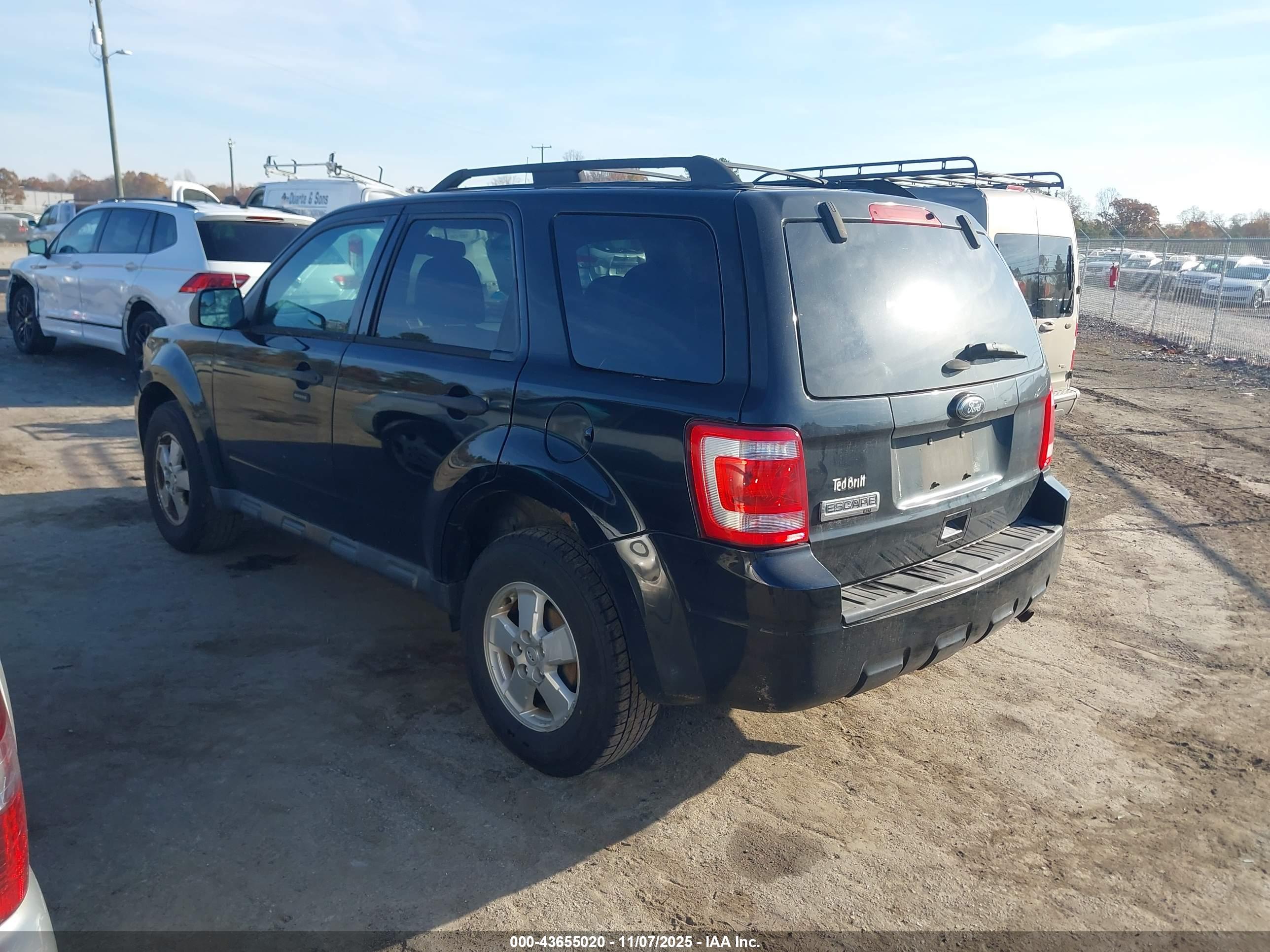 FORD ESCAPE image 3