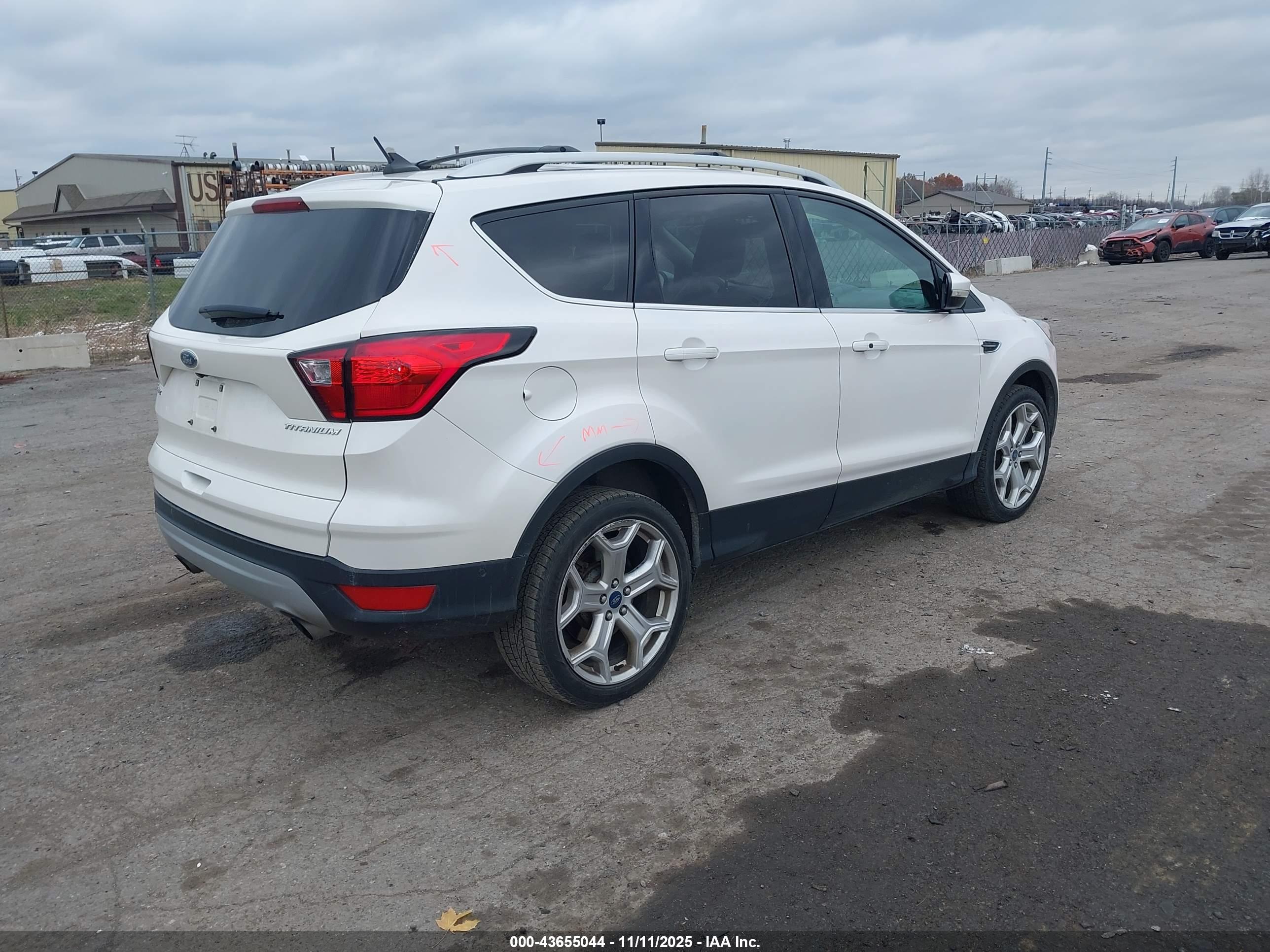 FORD ESCAPE image 4