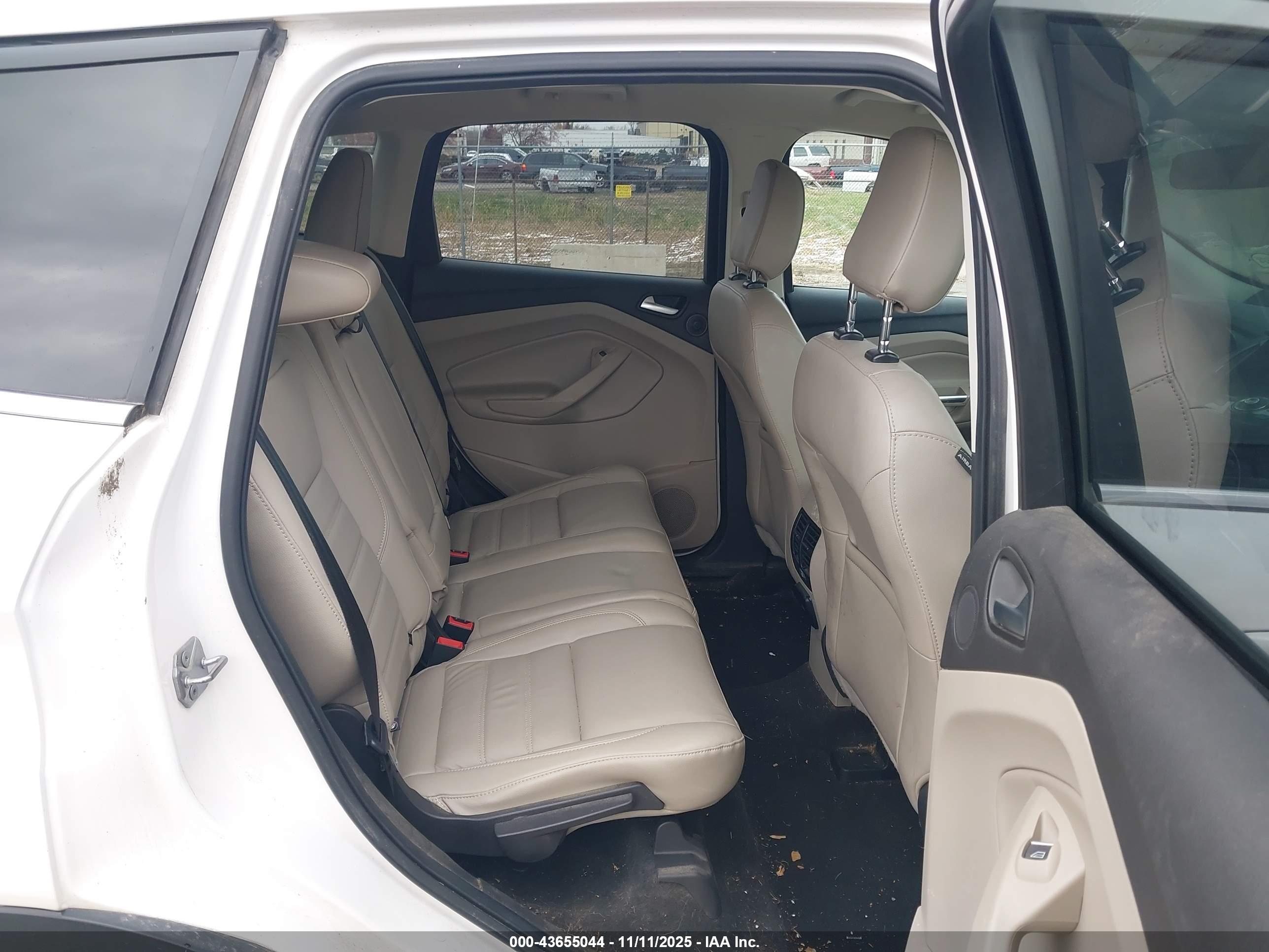 FORD ESCAPE image 8