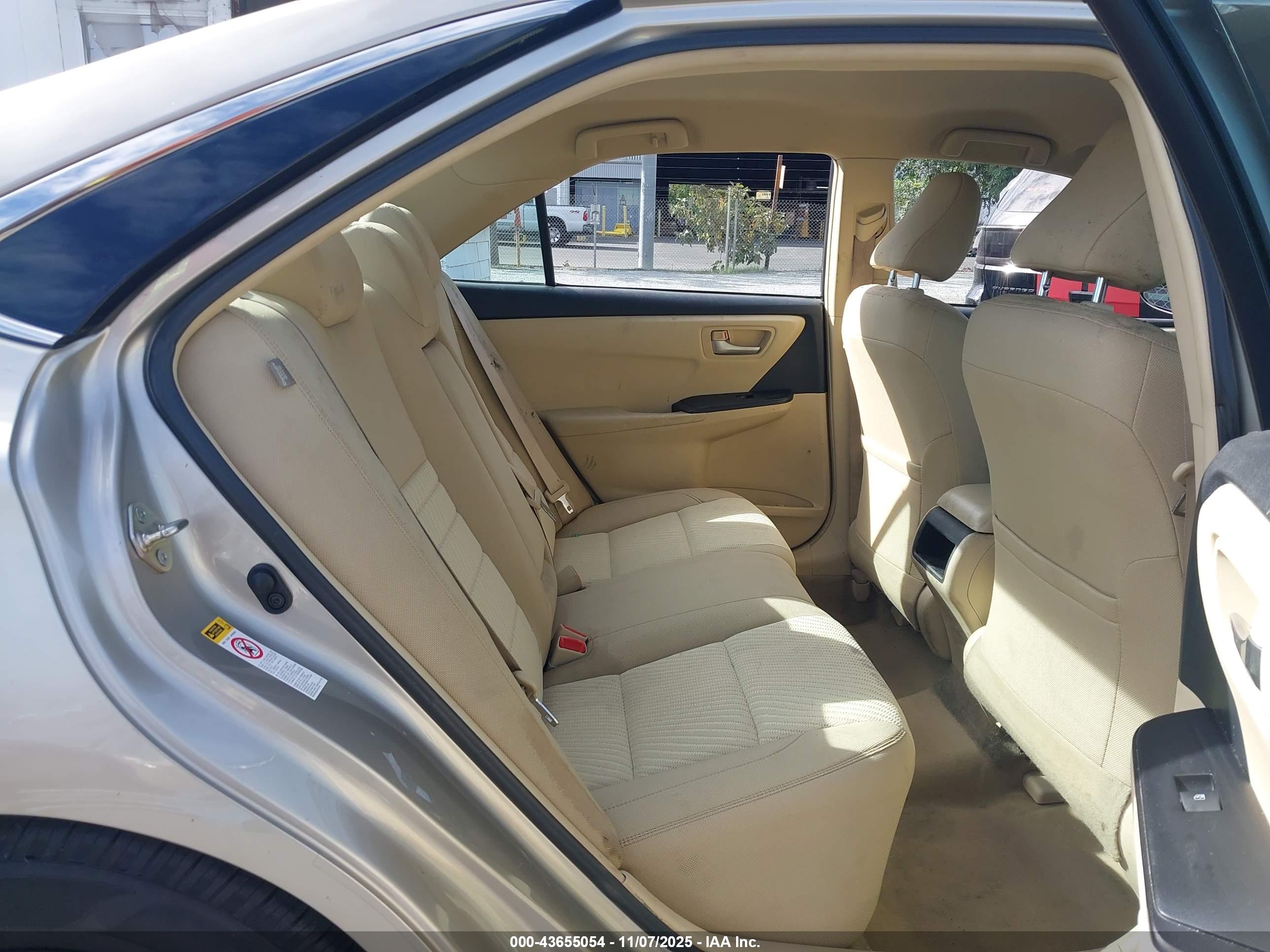 TOYOTA CAMRY image 8