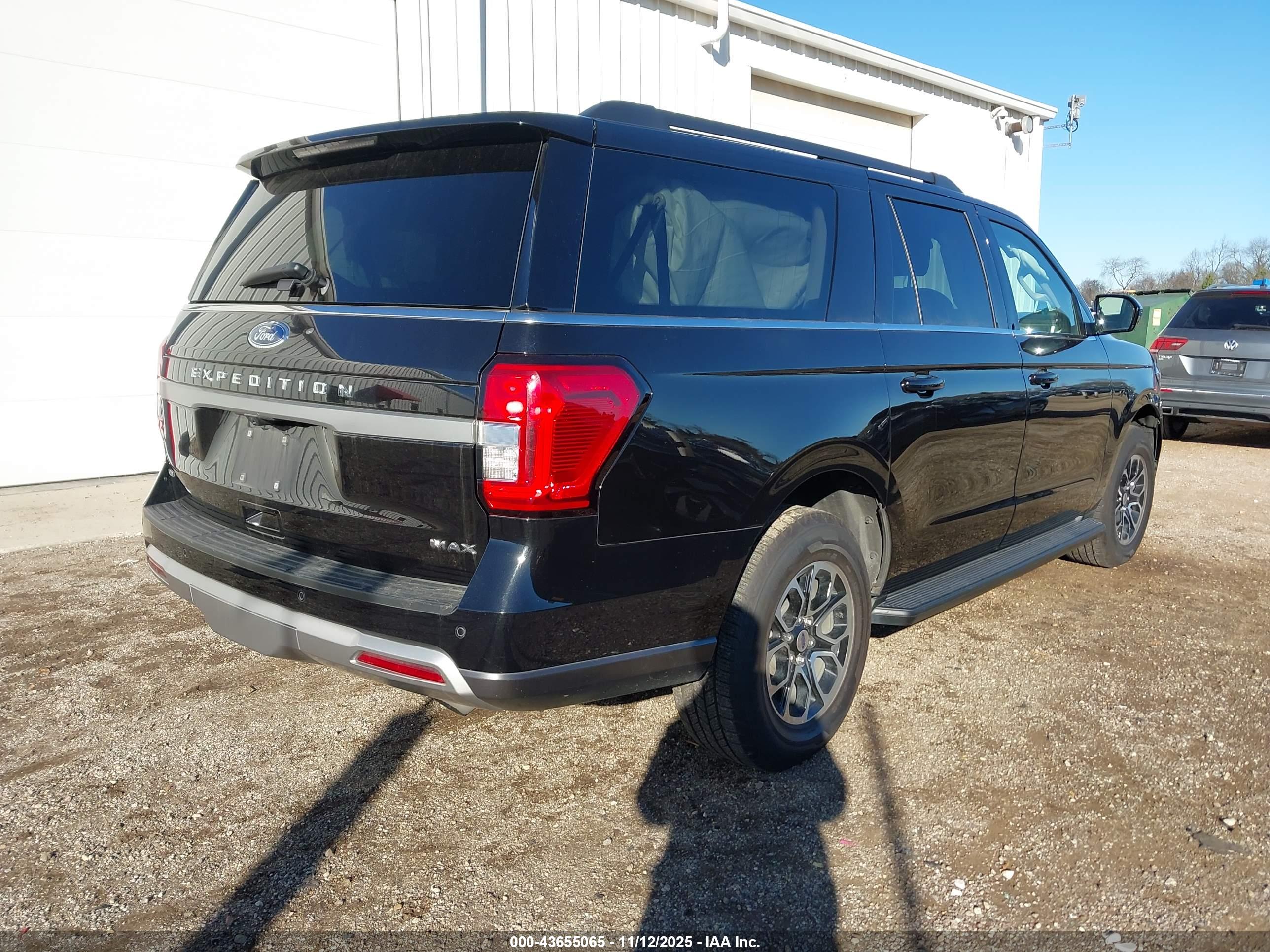 FORD EXPEDITION image 4