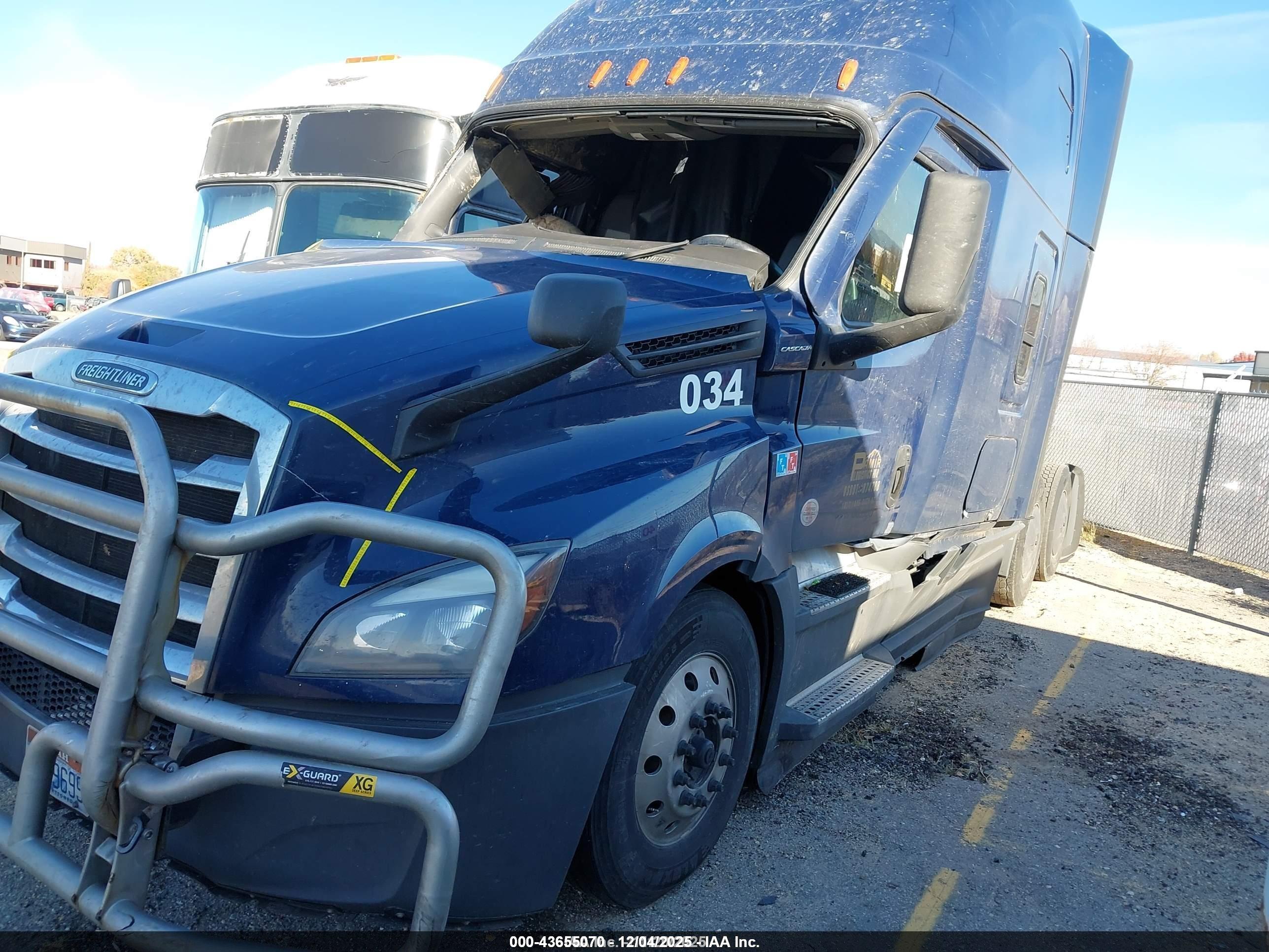 FREIGHTLINER NEW image 2