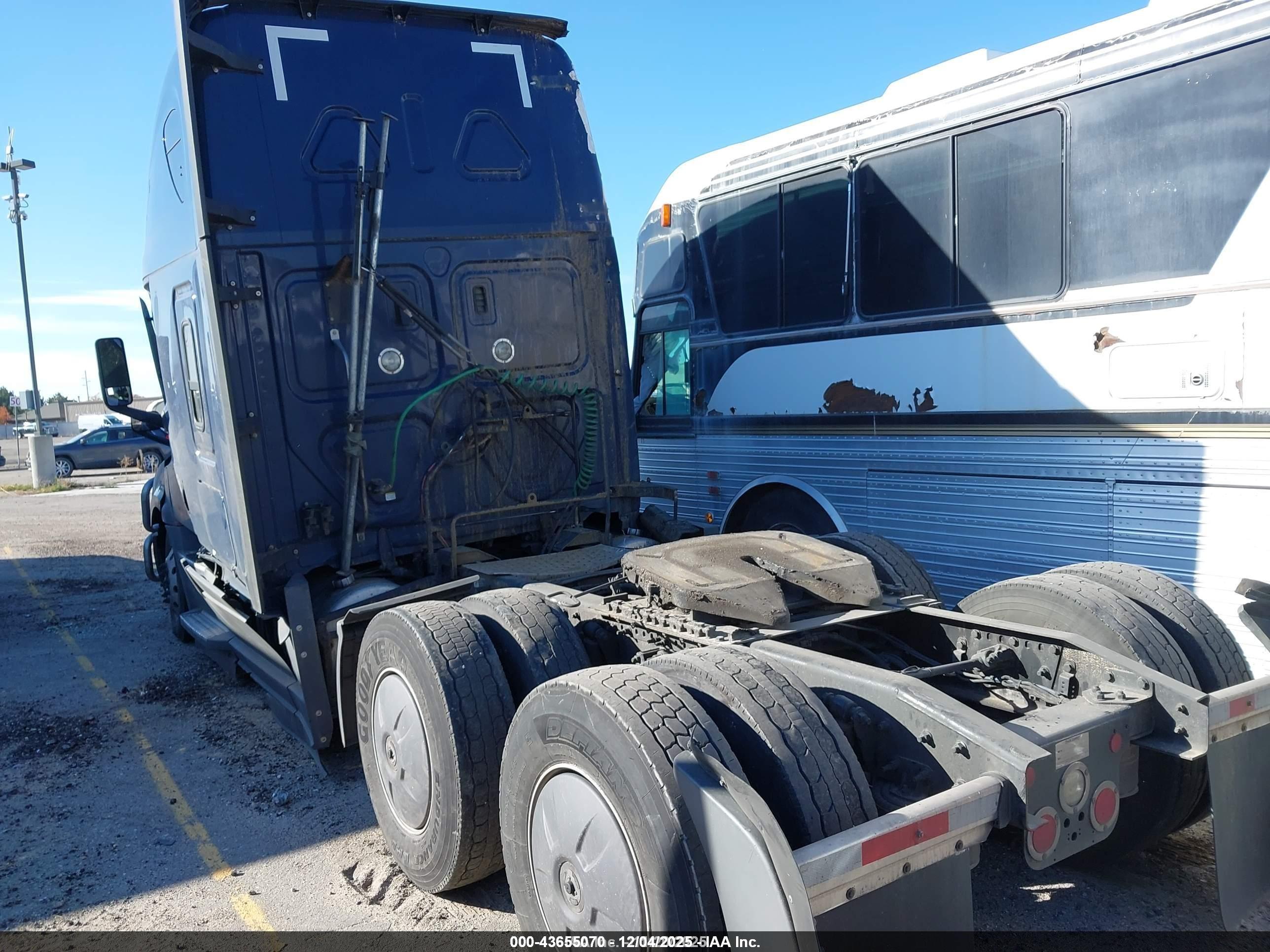 FREIGHTLINER NEW image 3