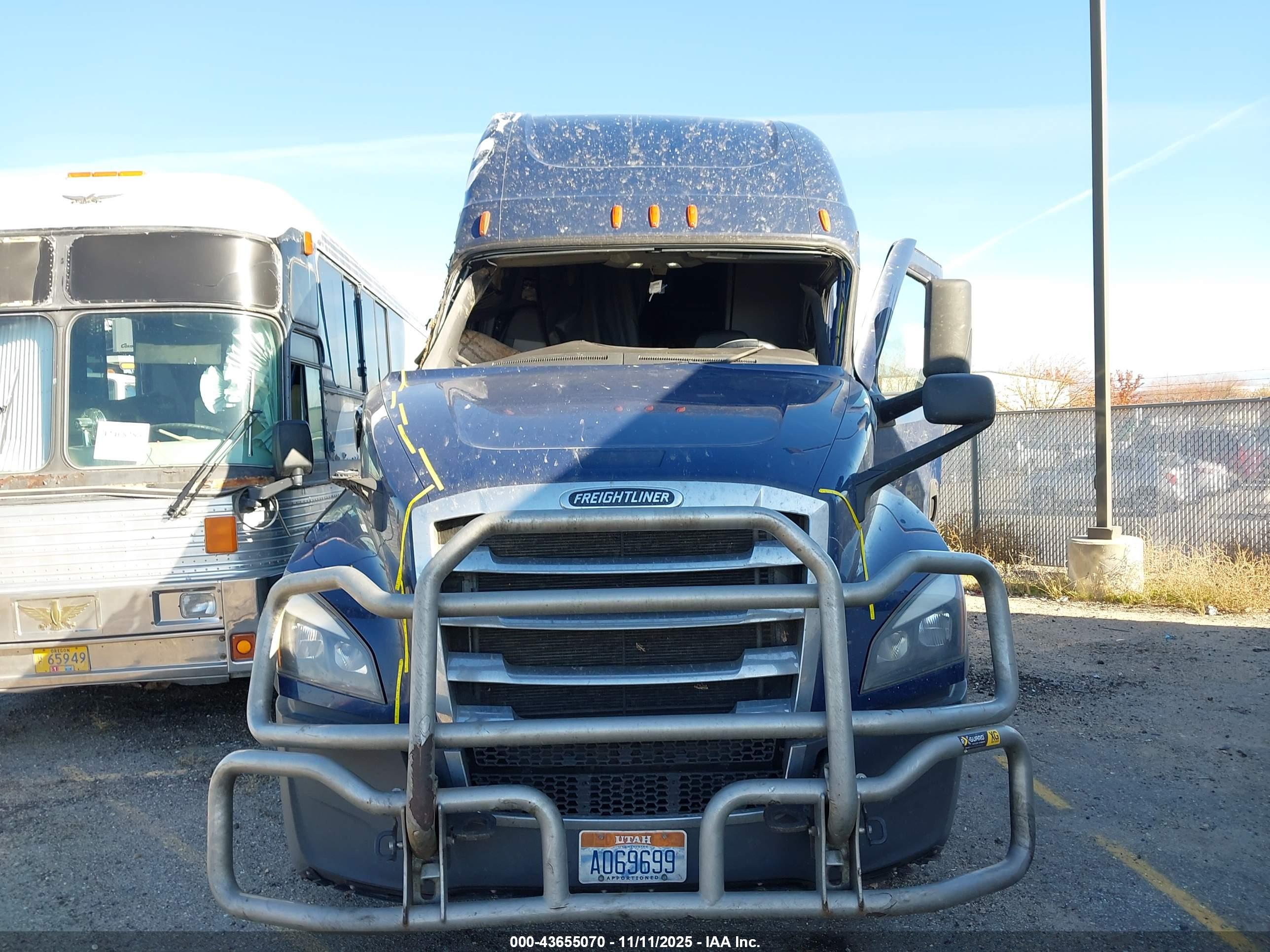 FREIGHTLINER NEW image 8