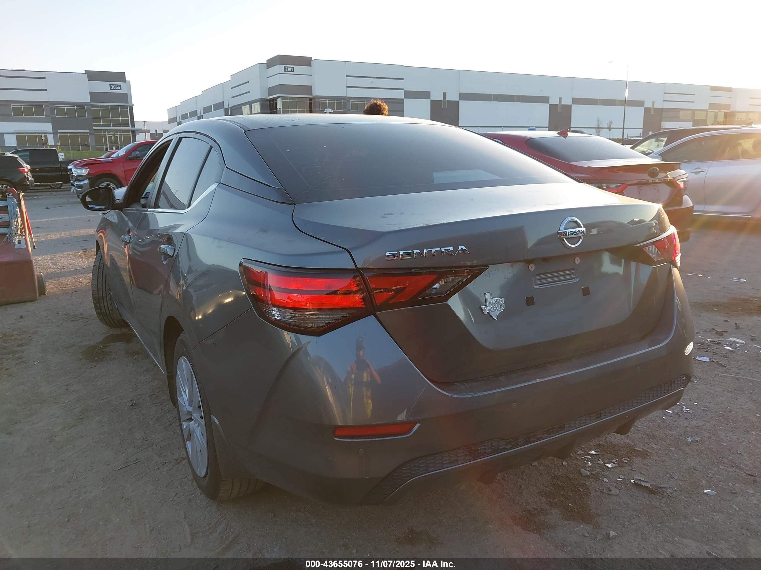 NISSAN SENTRA image 3